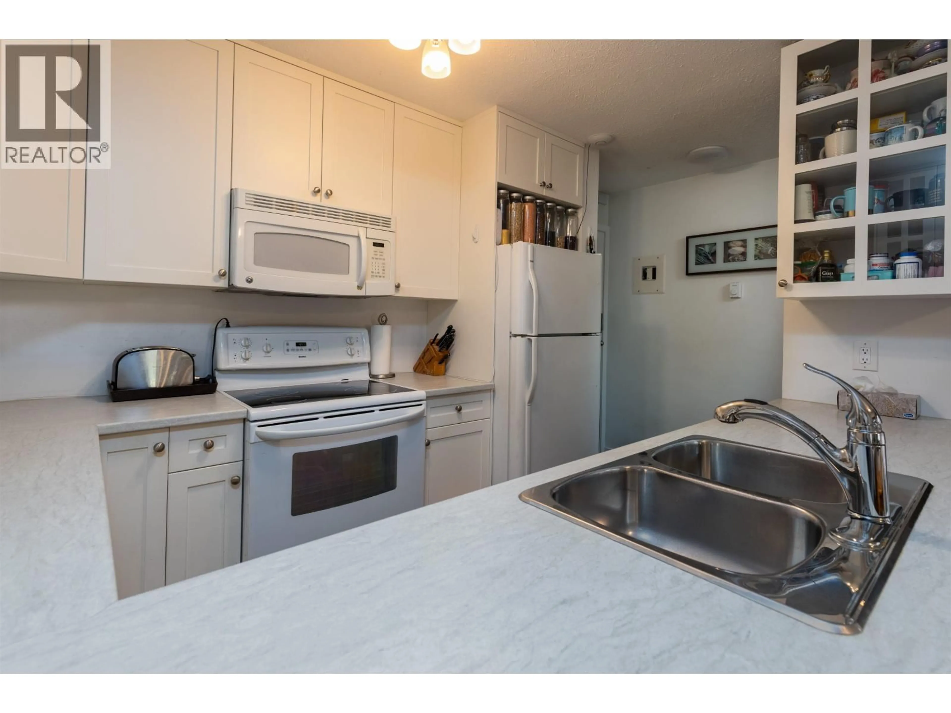 Standard kitchen, unknown for 2 - 4832 LAZELLE AVENUE, Terrace British Columbia V8G1T4