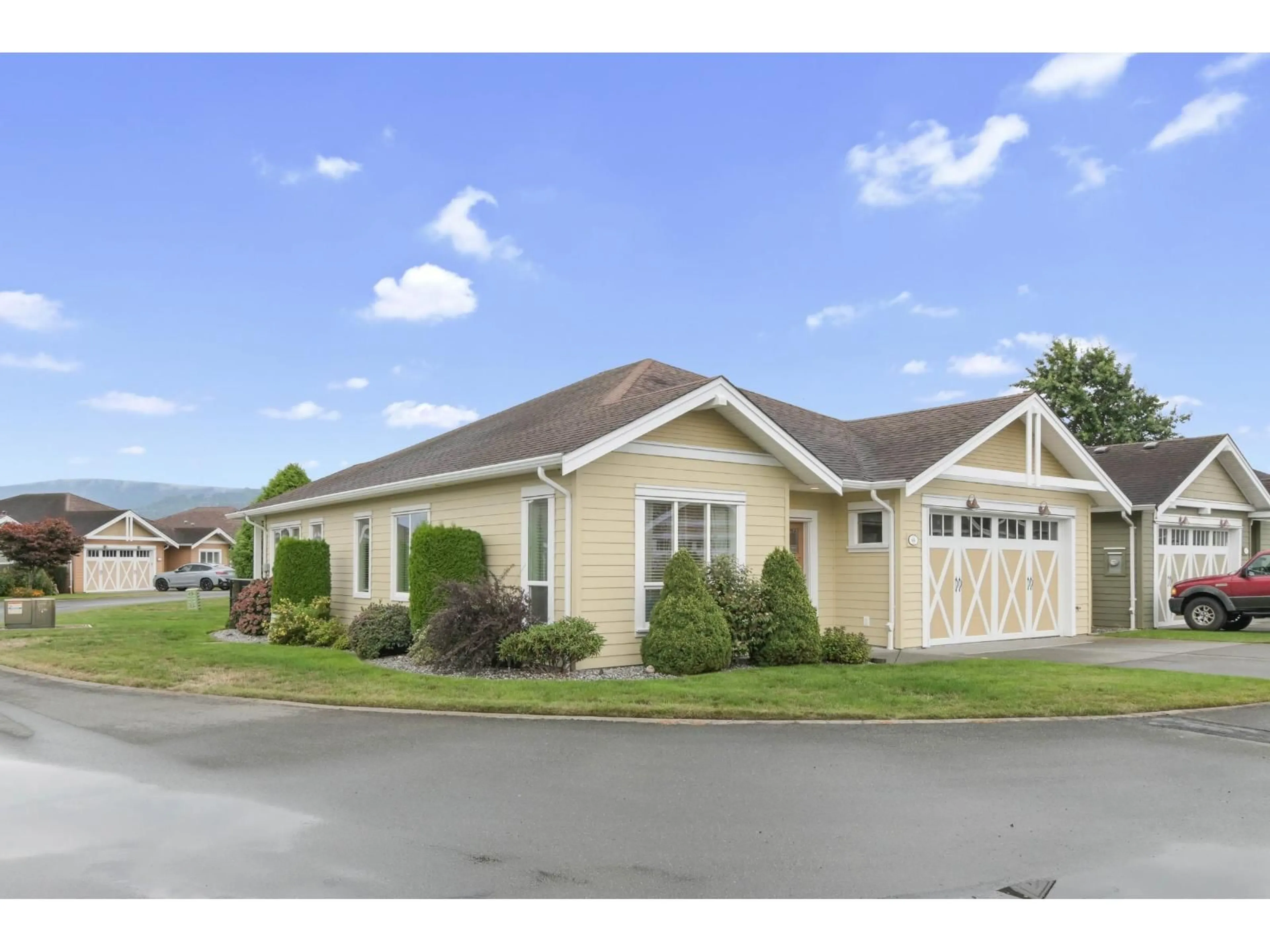 Home with vinyl exterior material, street for 66 - 7600 CHILLIWACK RIVER ROAD, Chilliwack British Columbia V2R3Z6
