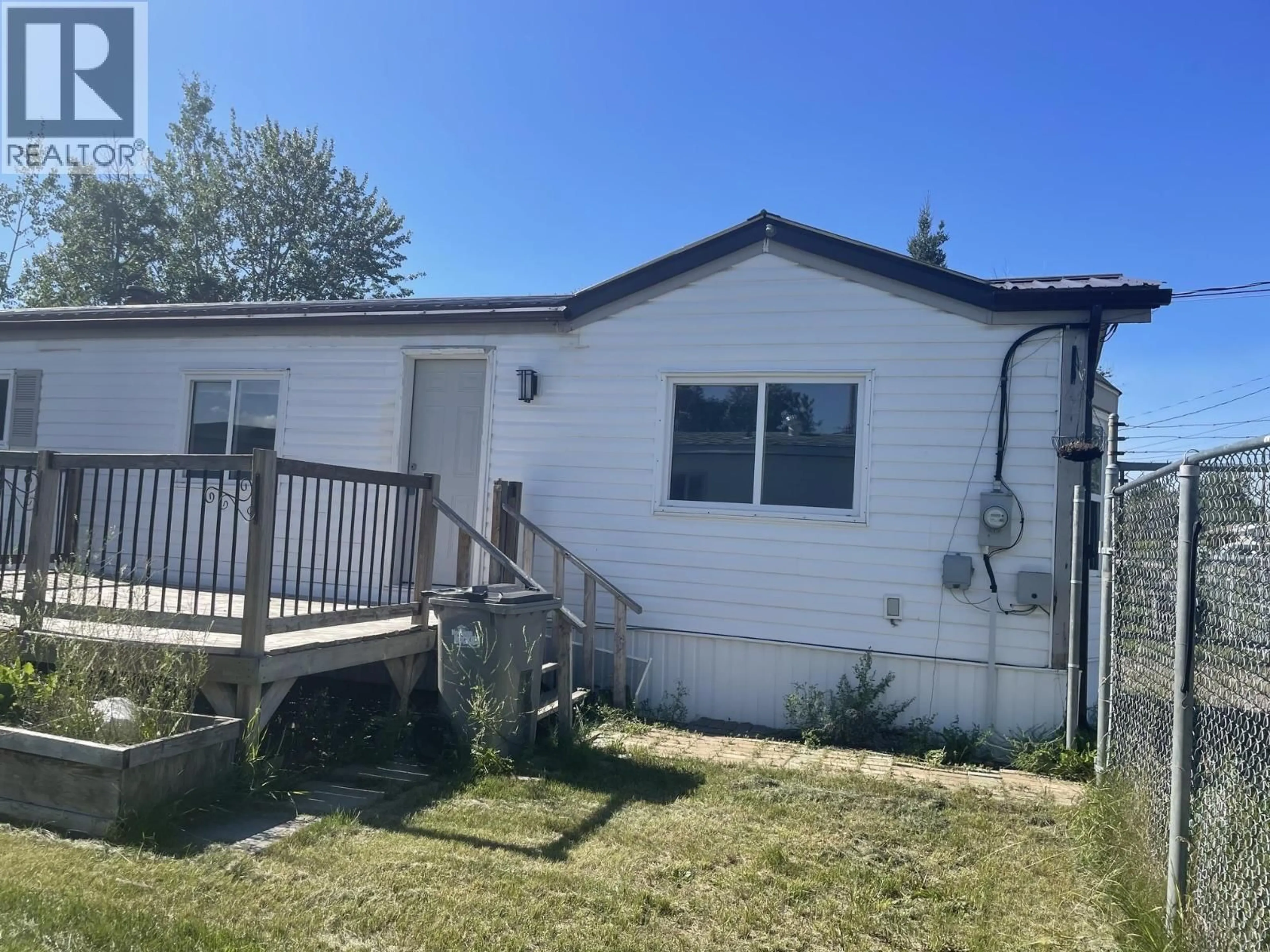 Home with vinyl exterior material, unknown for 3907 POPLAR AVENUE, Fort Nelson British Columbia V0C1R0