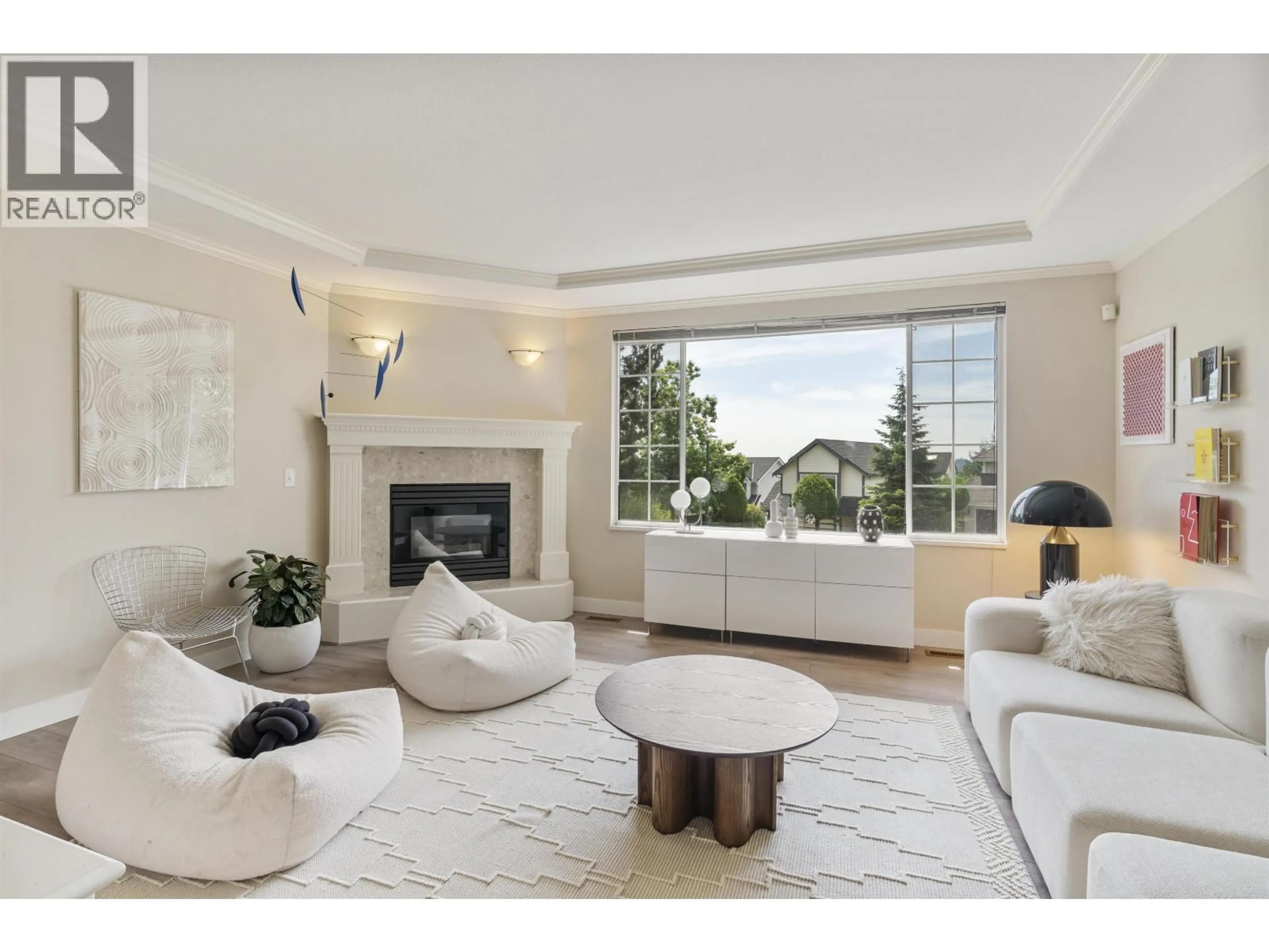 Living room with furniture, unknown for 140 - 1495 LANSDOWNE DRIVE, Coquitlam British Columbia V3E2X4