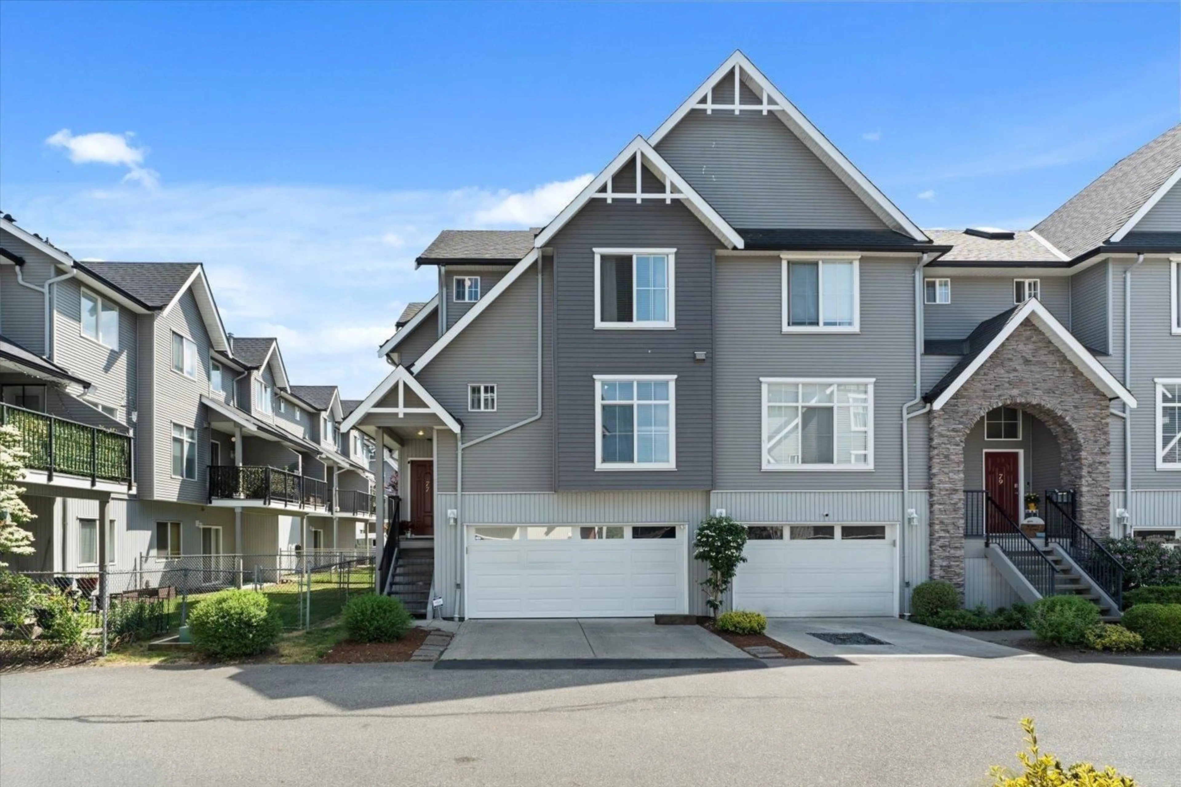 Home with vinyl exterior material, street for 77 - 8881 WALTERS STREET, Chilliwack British Columbia V2P8E9