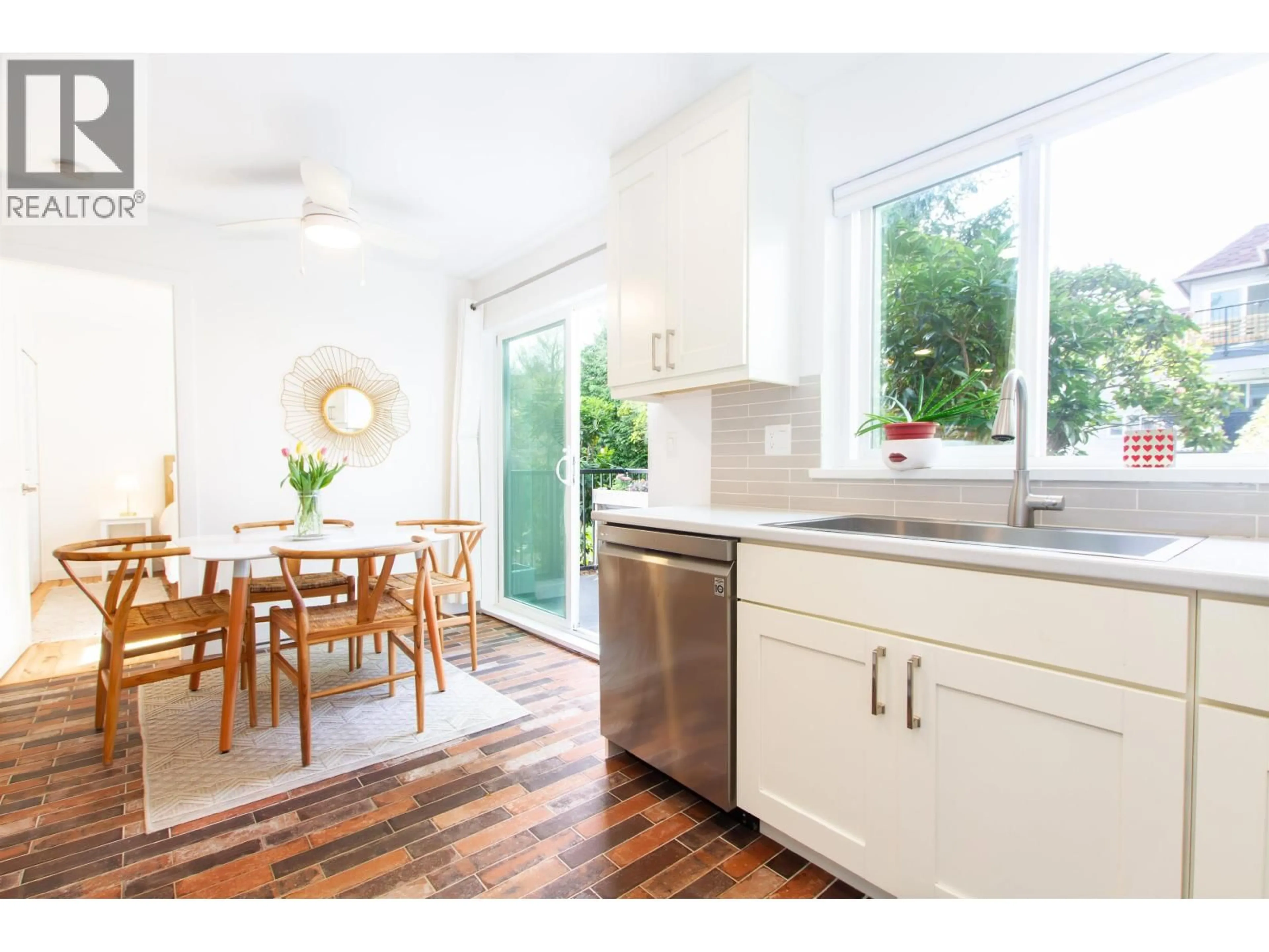 Open concept kitchen, unknown for E108 - 40180 WILLOW CRESCENT, Squamish British Columbia V8B0M3