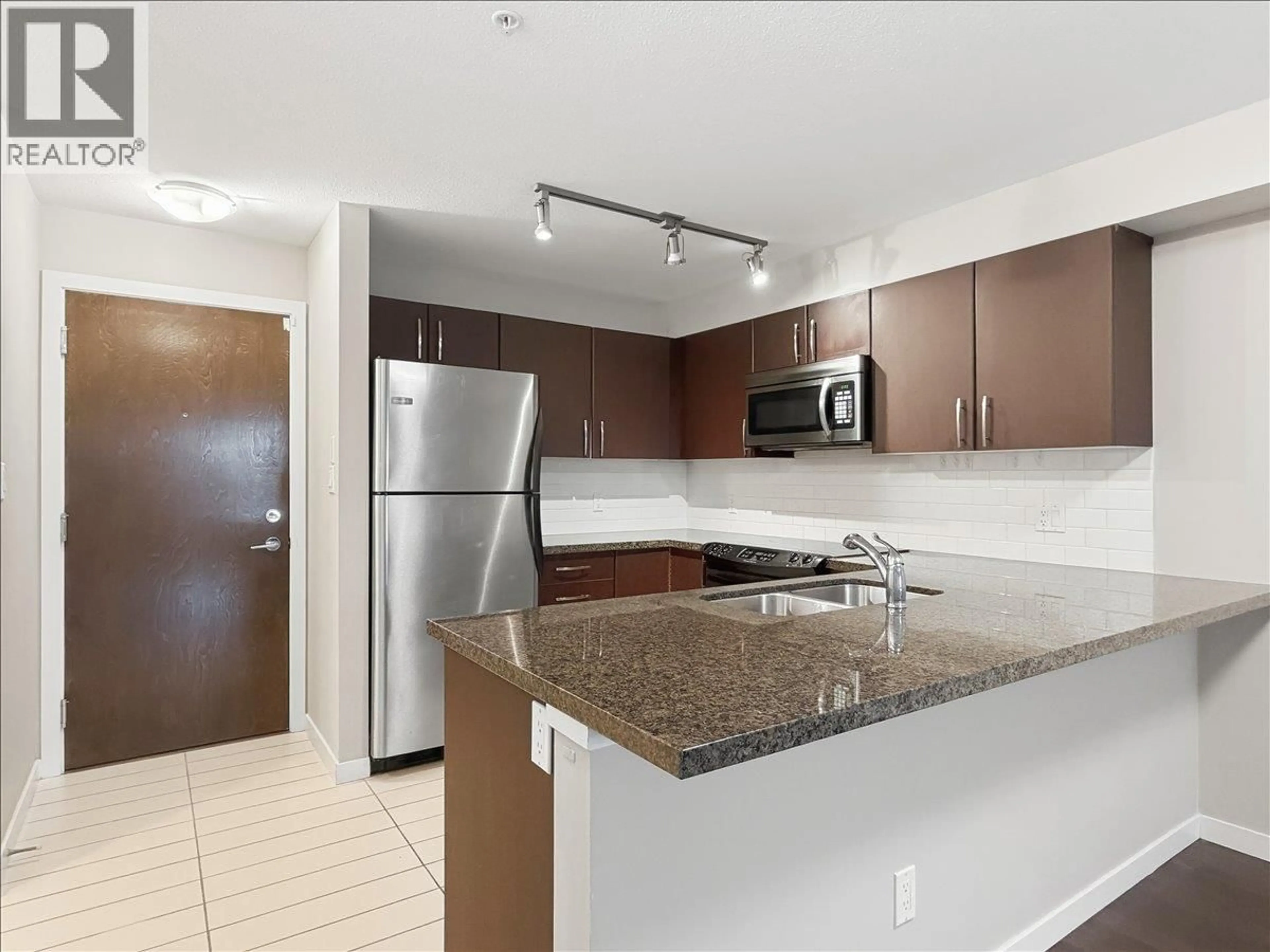 Standard kitchen, unknown for 209 - 7337 MACPHERSON AVENUE, Burnaby British Columbia V5J0A9