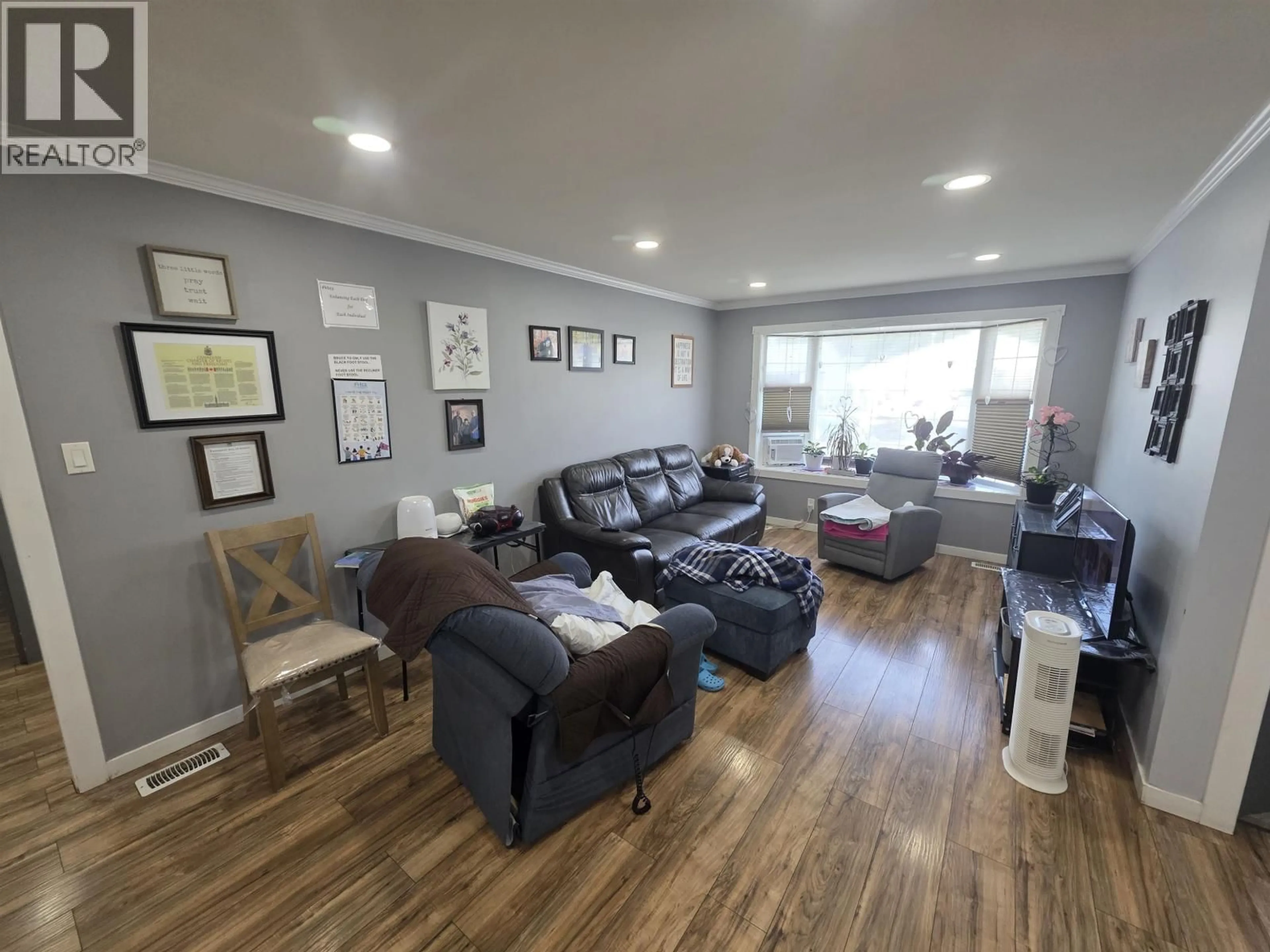 Living room with furniture, wood/laminate floor for 4707 GOULET AVENUE, Terrace British Columbia V8G4E3