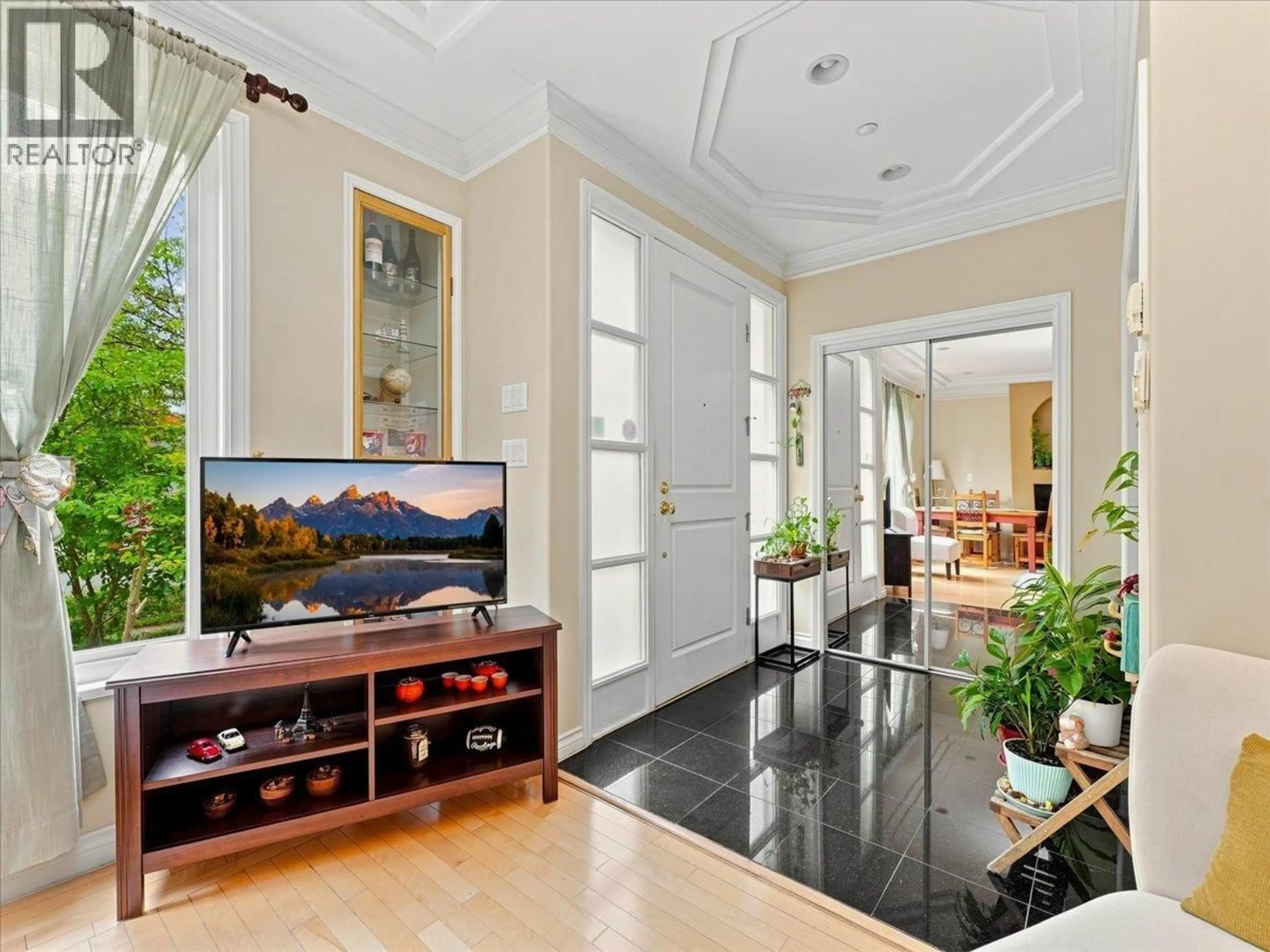 Indoor entryway for 2579 45TH AVENUE, Vancouver British Columbia V6N3K9