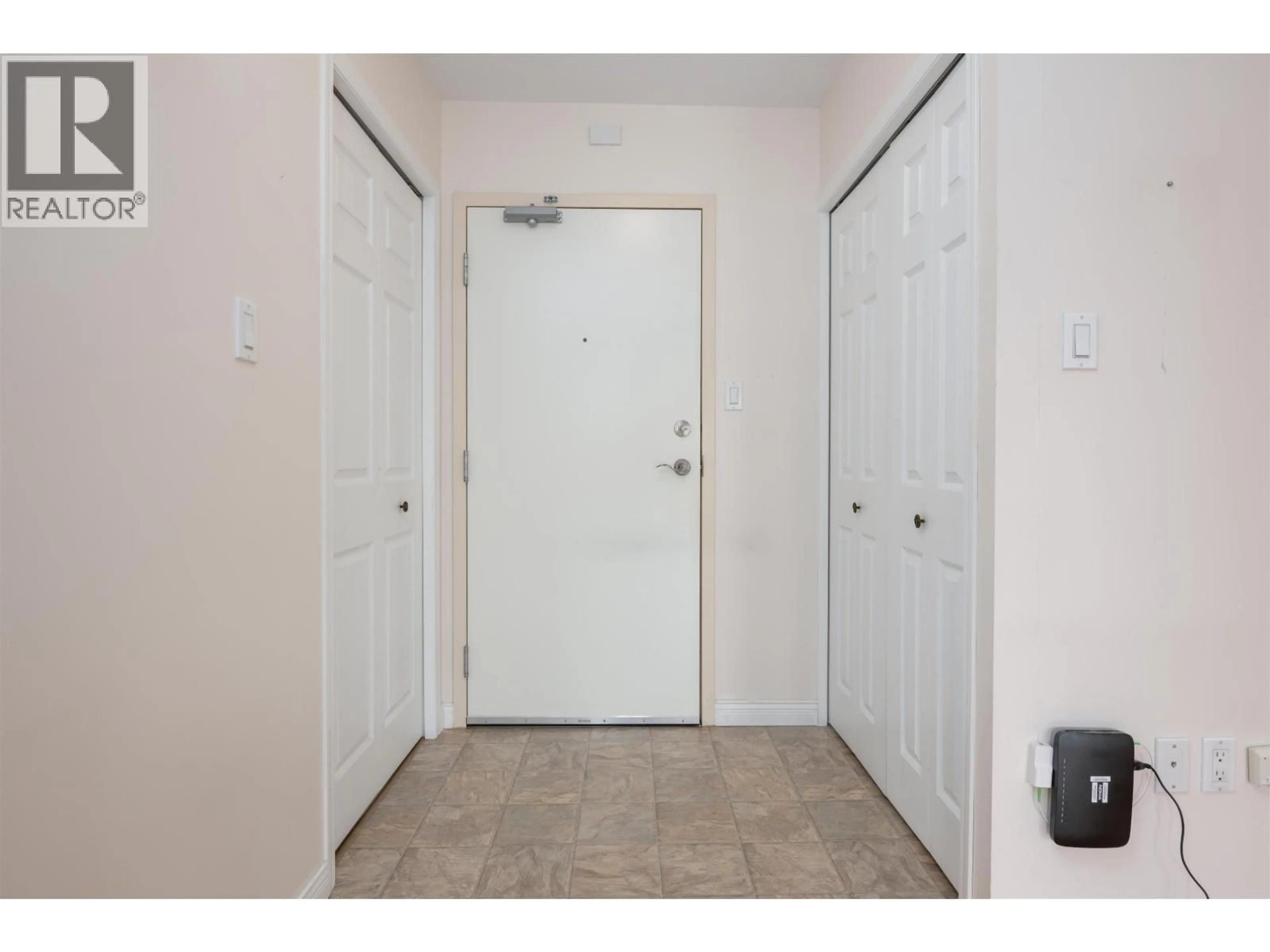 Indoor entryway for 203 - 2912 HOPKINS ROAD, Prince George British Columbia V2N1L5