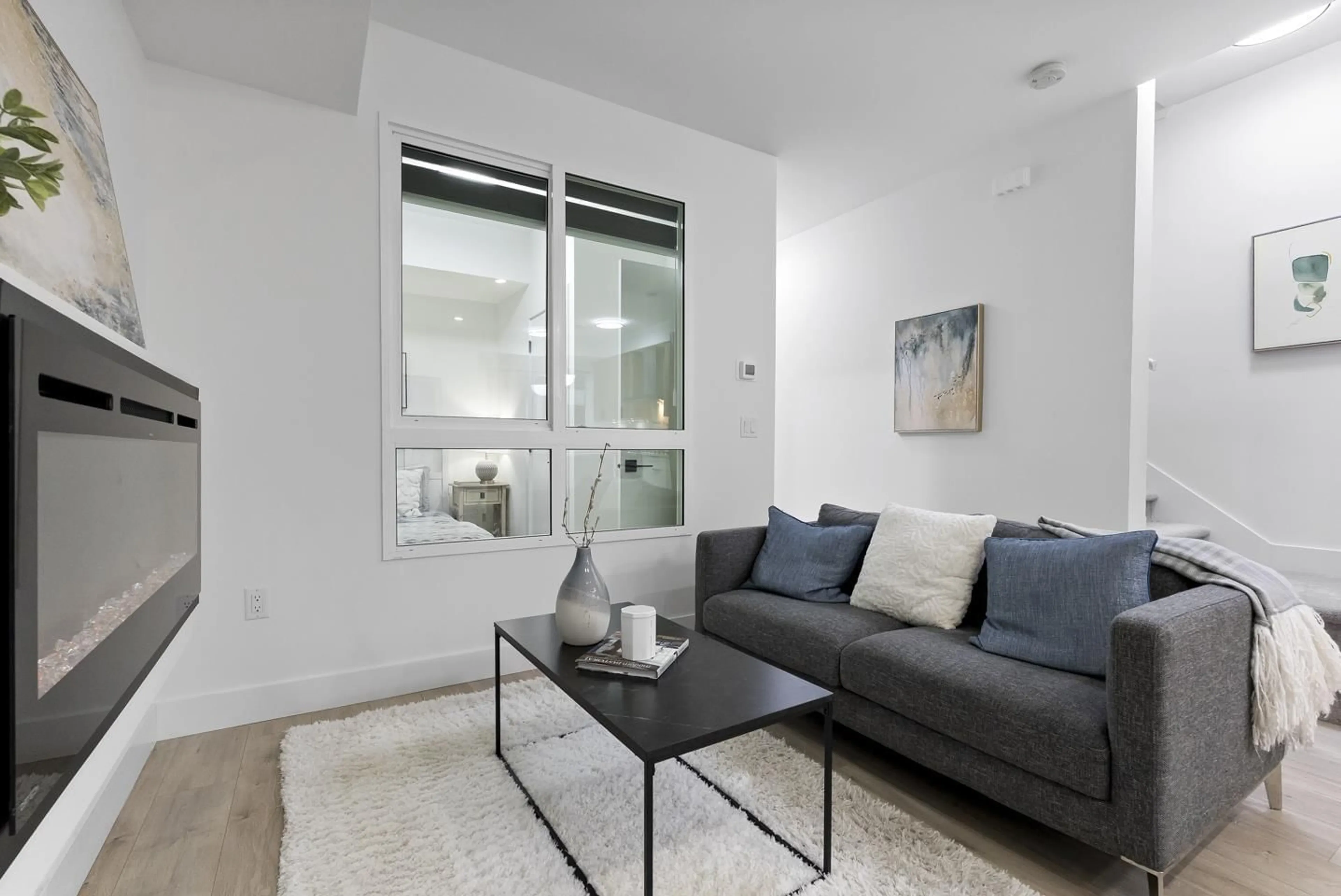Living room with furniture, unknown for 24 - 13895 64 AVENUE, Surrey British Columbia V3W3N9