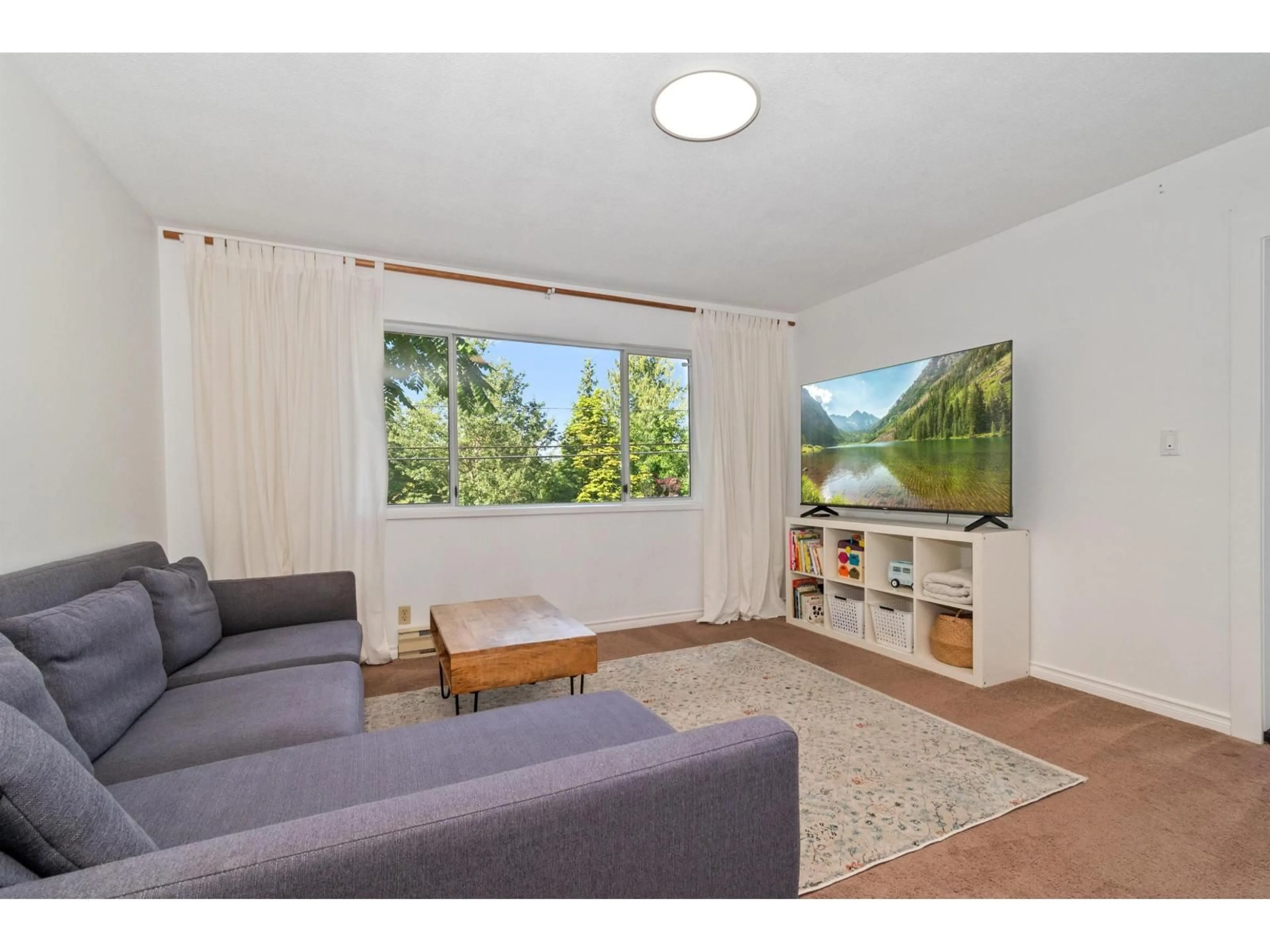 Living room with furniture, unknown for 43810 VEDDER MOUNTAIN ROAD, Chilliwack British Columbia V2R4C5