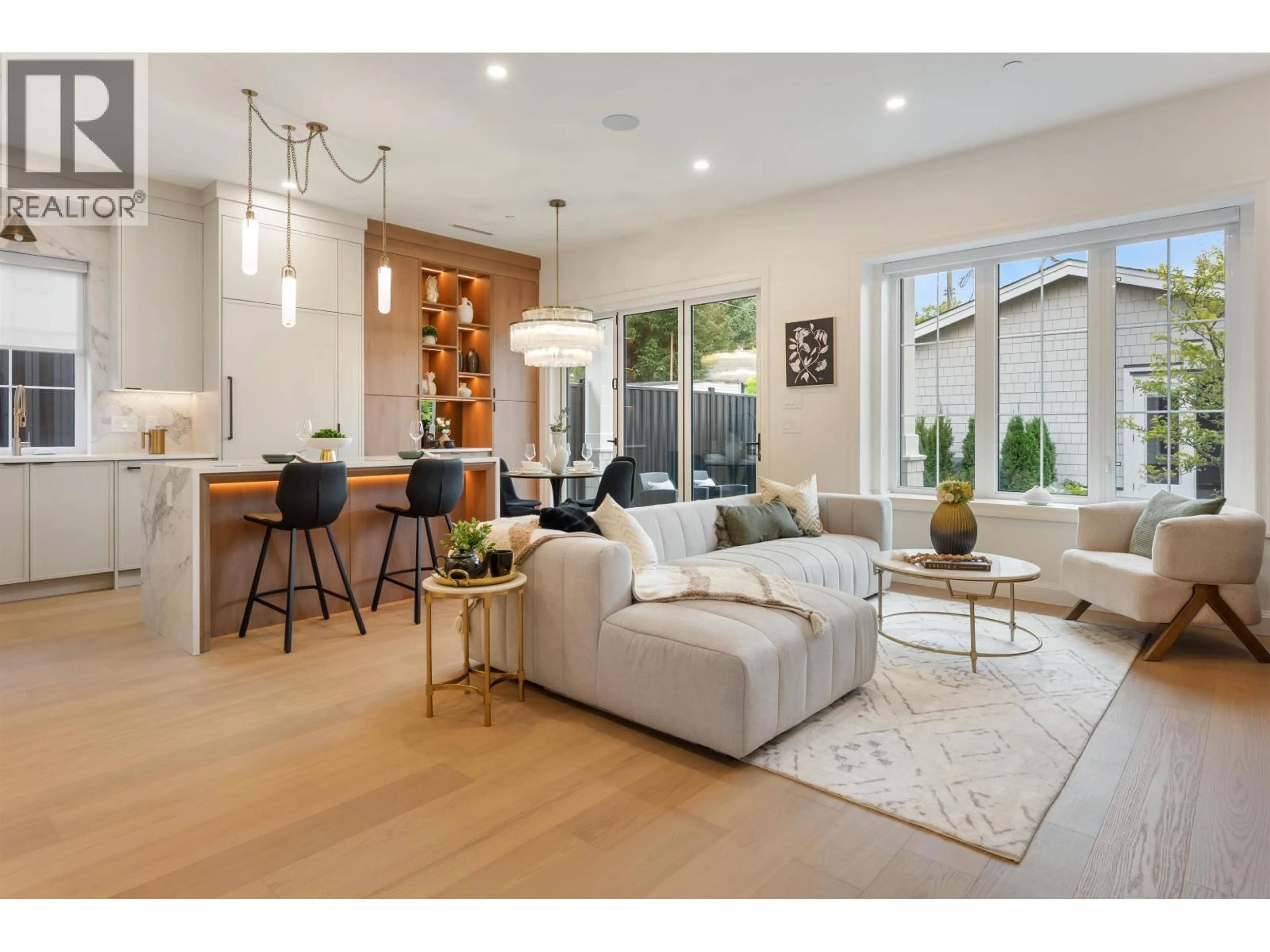 Living room with furniture, unknown for 2 - 2256 E PENDER STREET STREET, Vancouver British Columbia V5L1X4