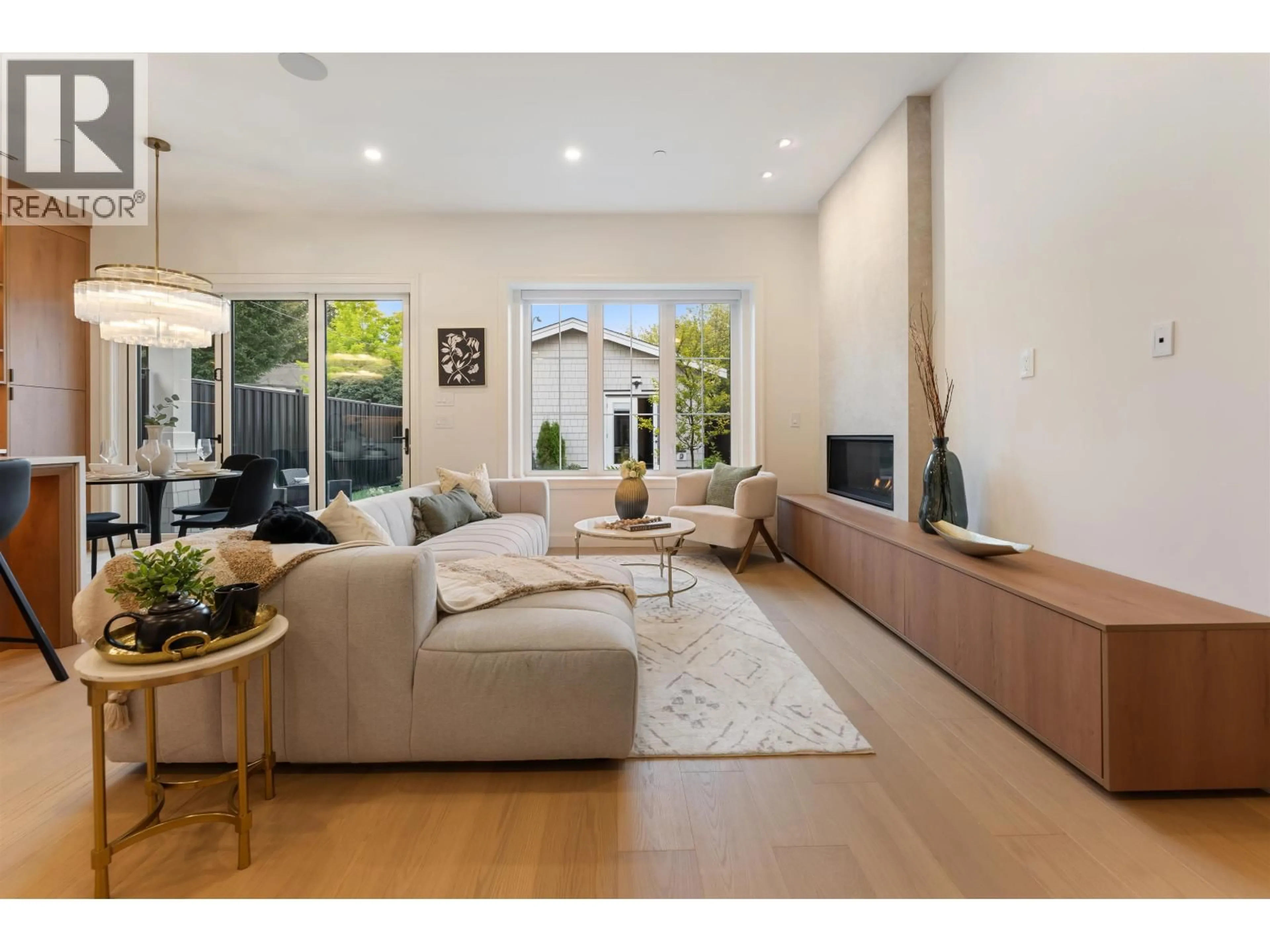 Living room with furniture, unknown for 2 - 2256 E PENDER STREET STREET, Vancouver British Columbia V5L1X4