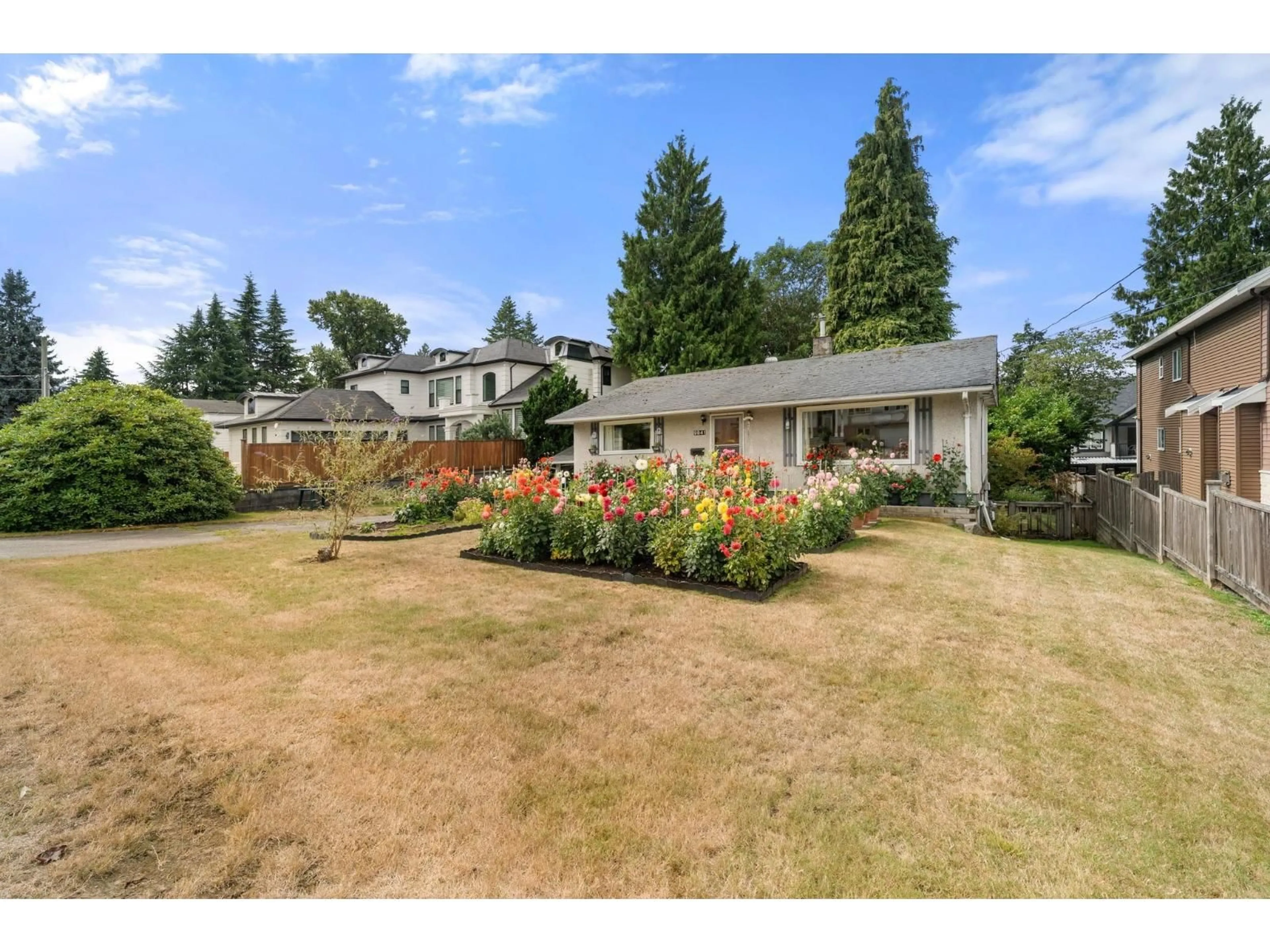 A pic from outside/outdoor area/front of a property/back of a property/a pic from drone, street for 9841 121 STREET, Surrey British Columbia V3V4J9