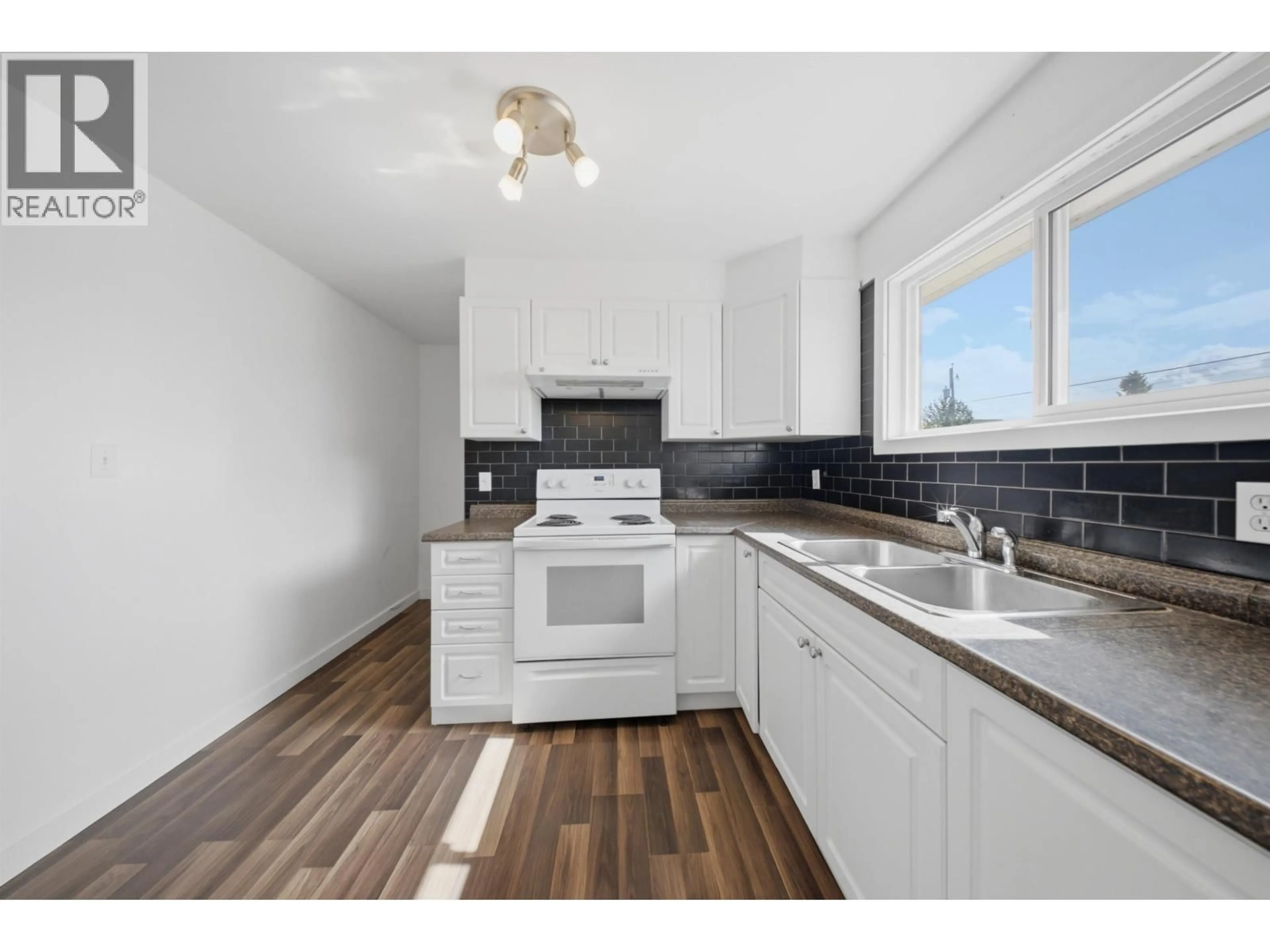 Standard kitchen, unknown for 11115 102 AVENUE, Fort St. John British Columbia V1J2G2