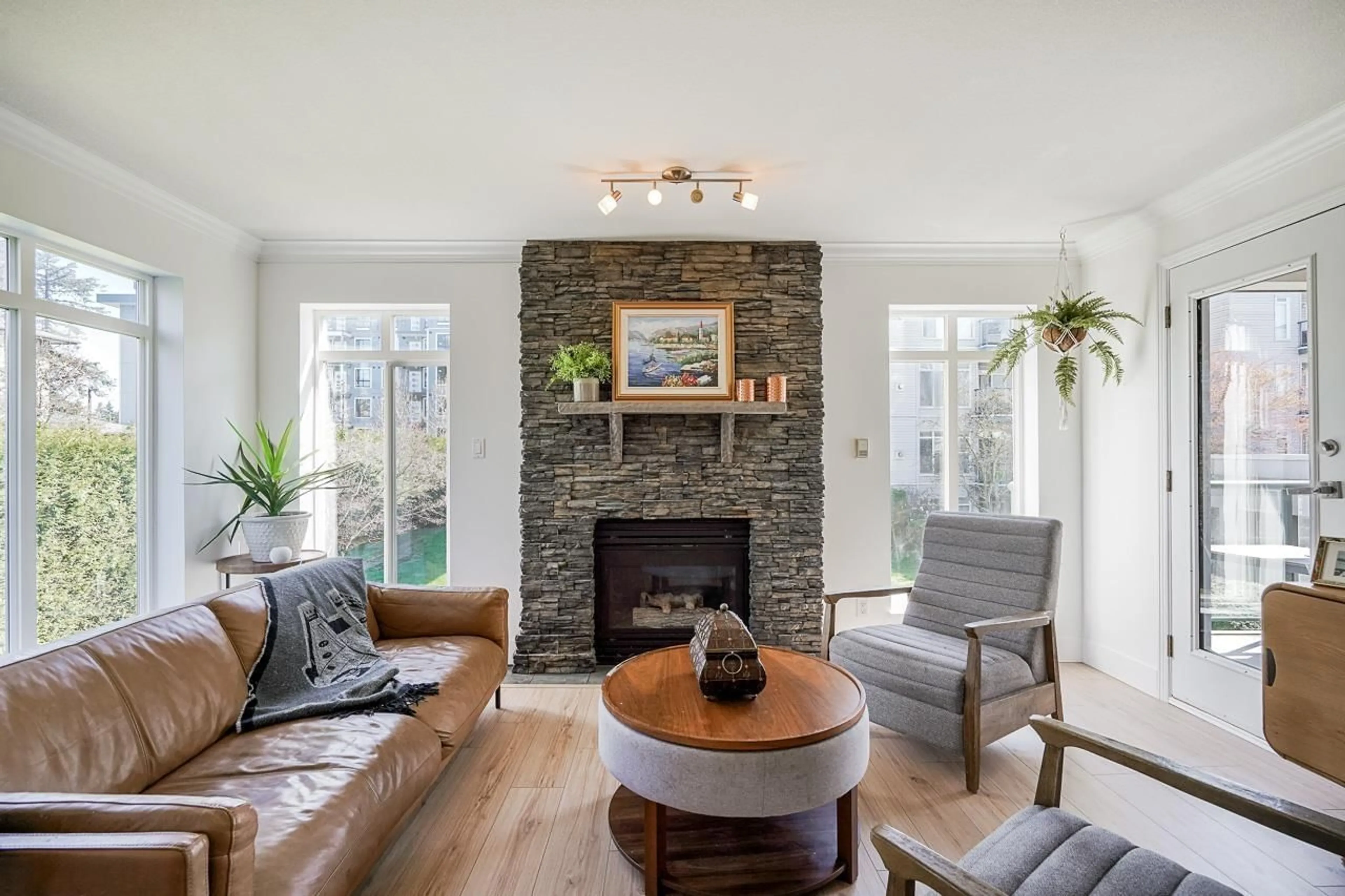 Living room with furniture, unknown for 208 - 32075 GEORGE FERGUSON WAY, Abbotsford British Columbia V2T2K7
