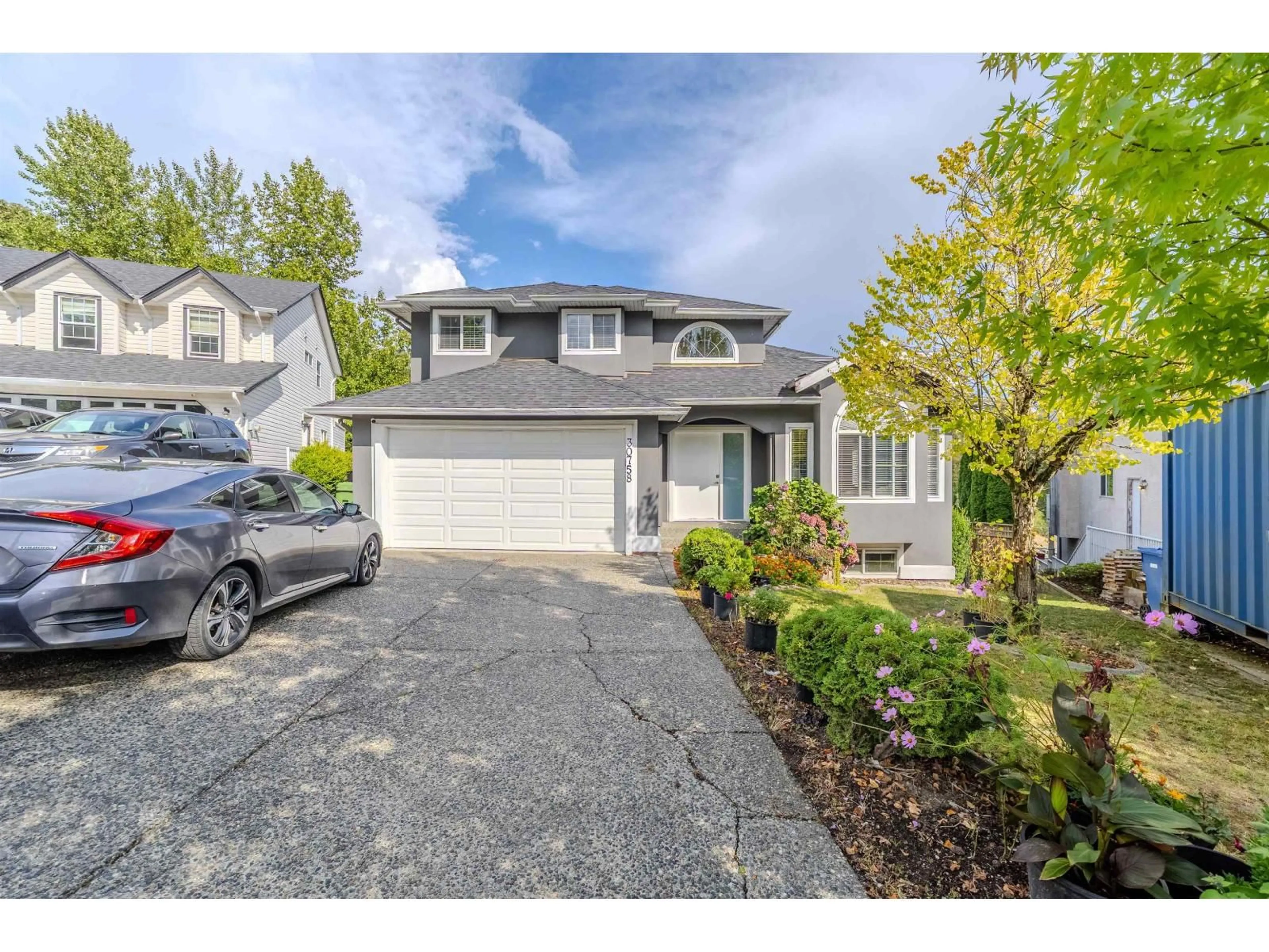 Home with vinyl exterior material, street for 30758 STELLAR COURT, Abbotsford British Columbia V2T6R5