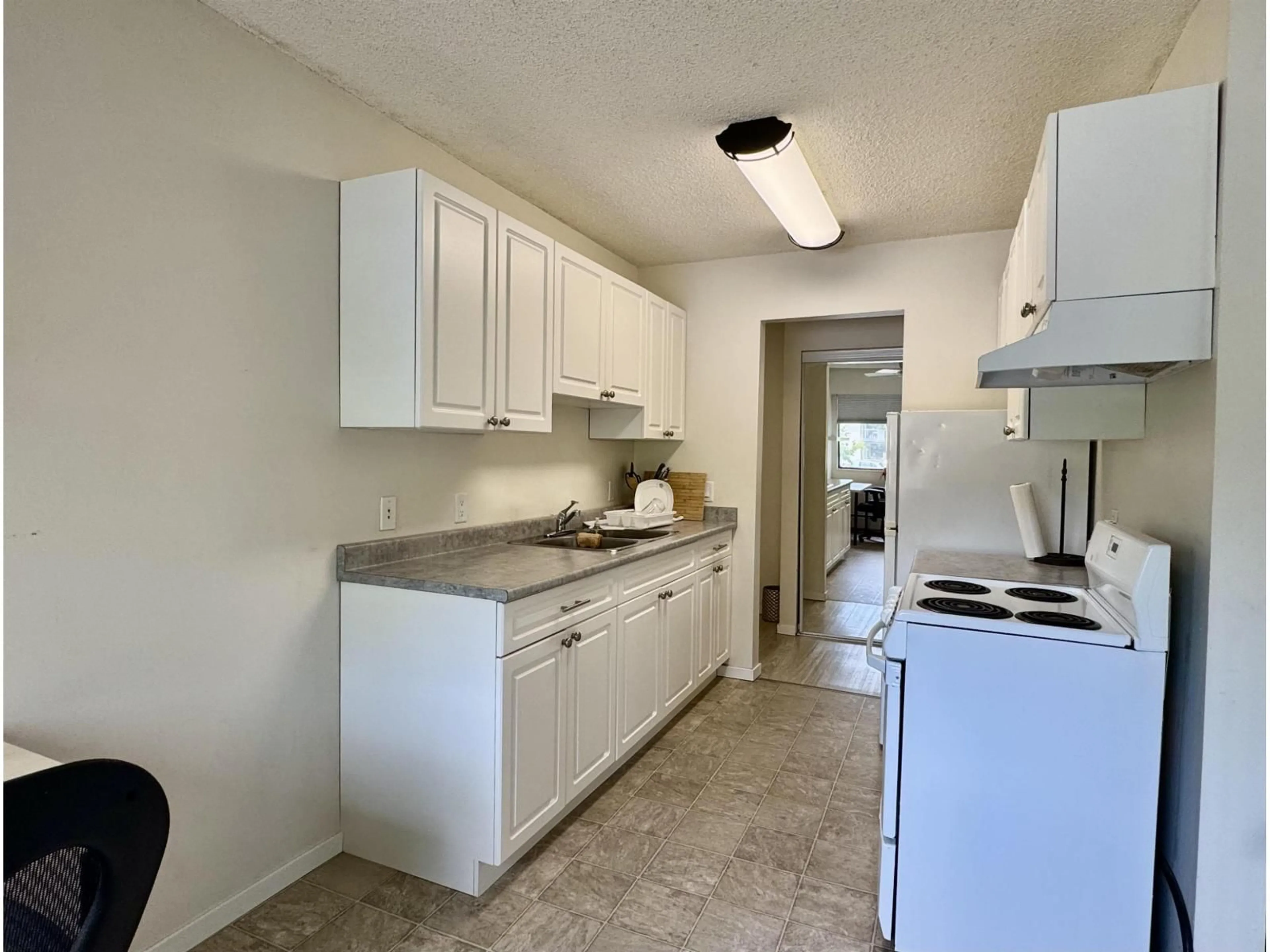 Standard kitchen, unknown for 129 - 1909 SALTON ROAD, Abbotsford British Columbia V2S5B6
