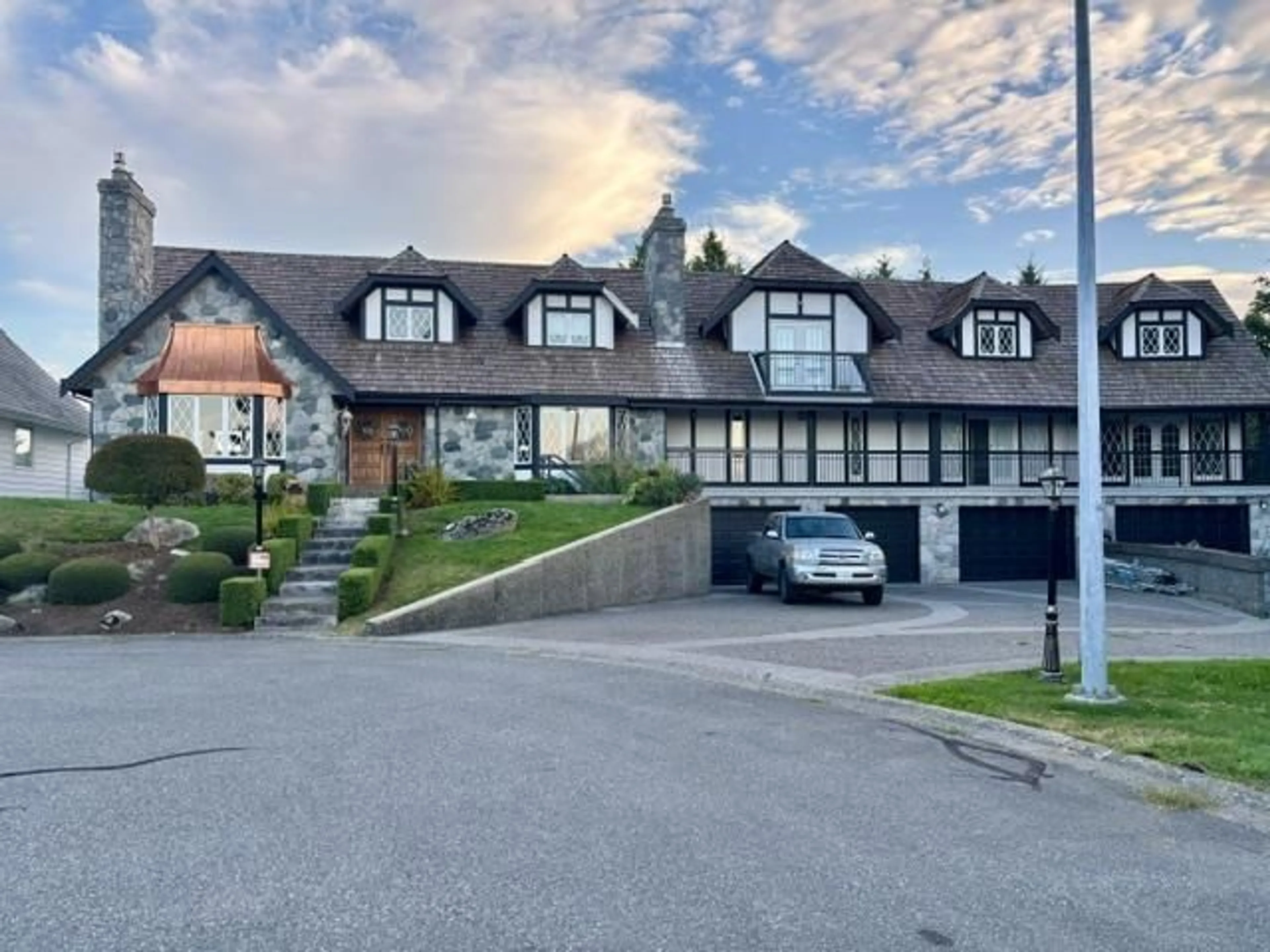 A pic from outside/outdoor area/front of a property/back of a property/a pic from drone, street for 7 - 3755 CLEARBROOK ROAD, Abbotsford British Columbia V2T5A8
