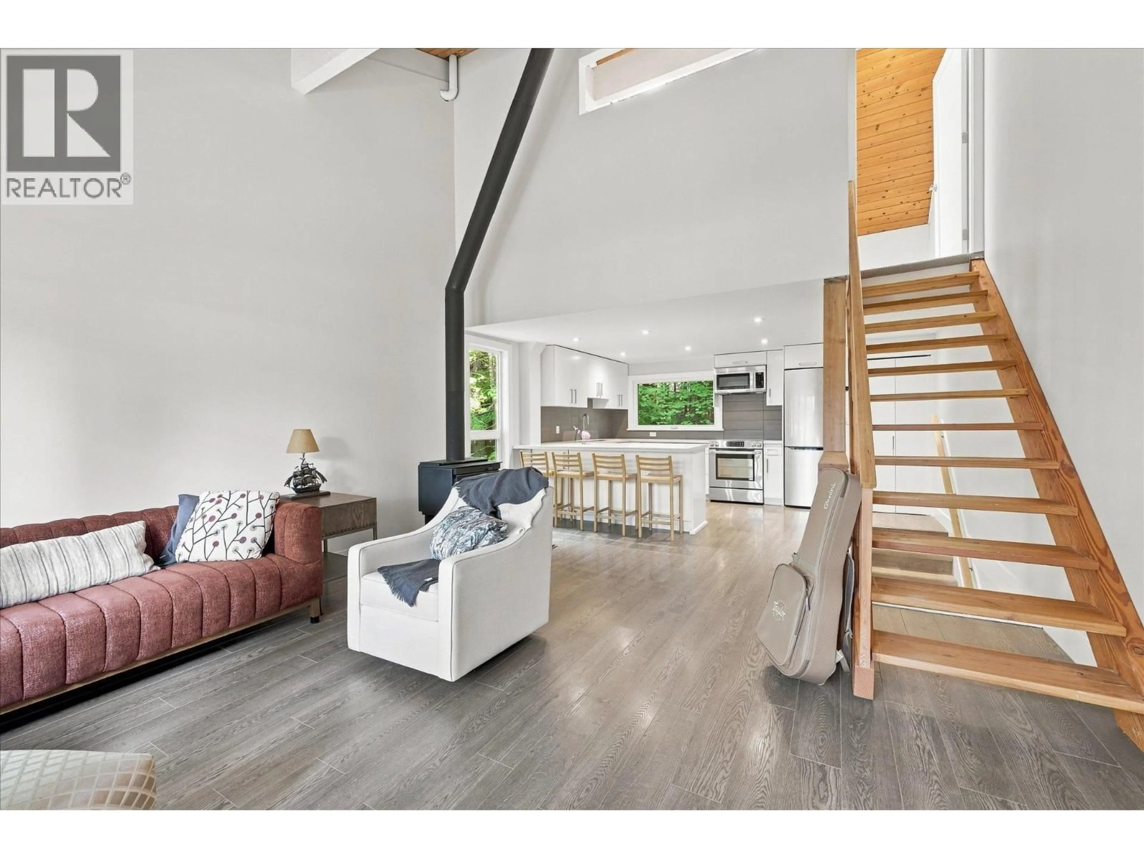 Open concept kitchen, wood/laminate floor for 3015 ALPINE CRESCENT, Whistler British Columbia V8E0B8
