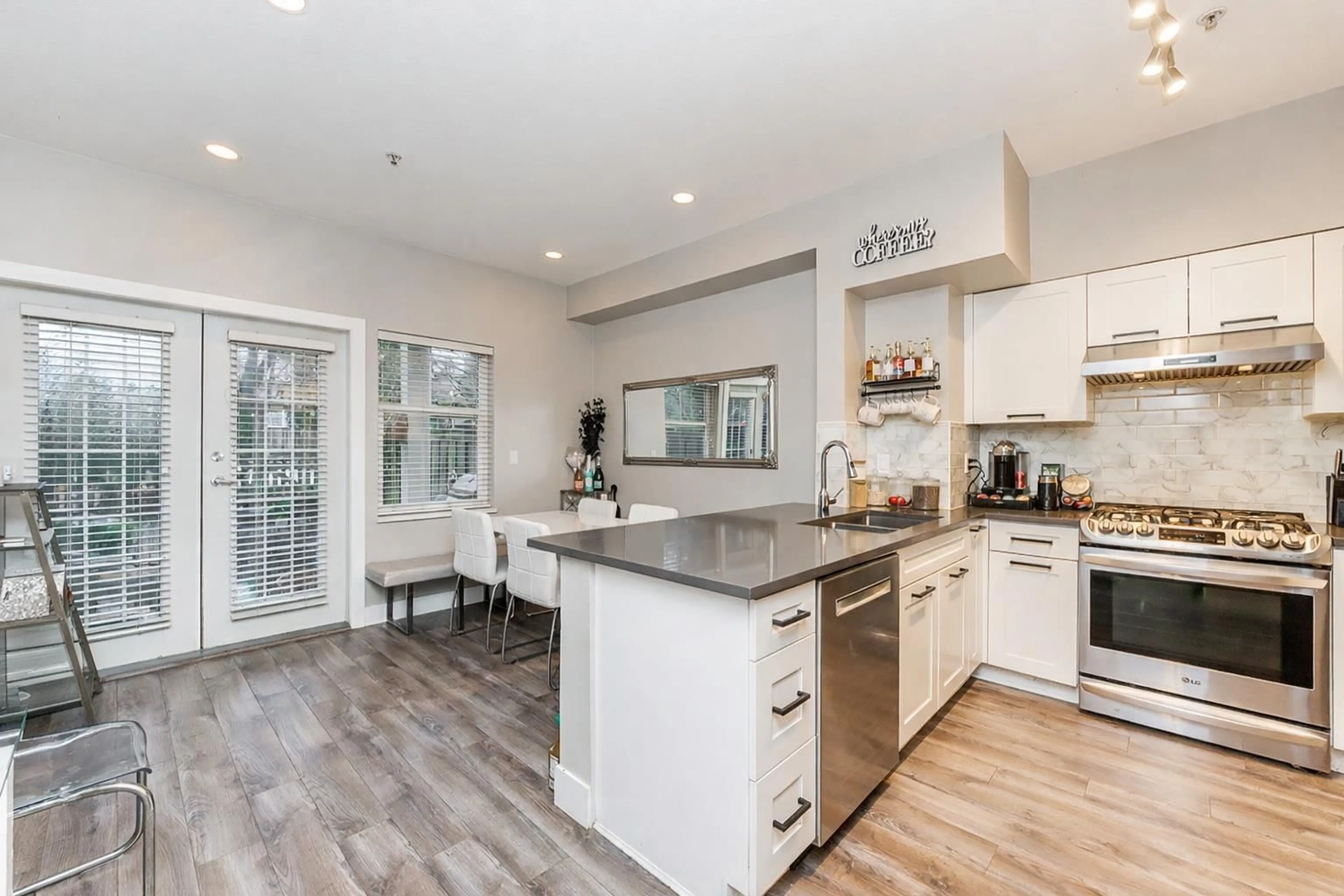 Open concept kitchen, unknown for 15 - 21535 88 AVENUE, Langley British Columbia V1M4E5
