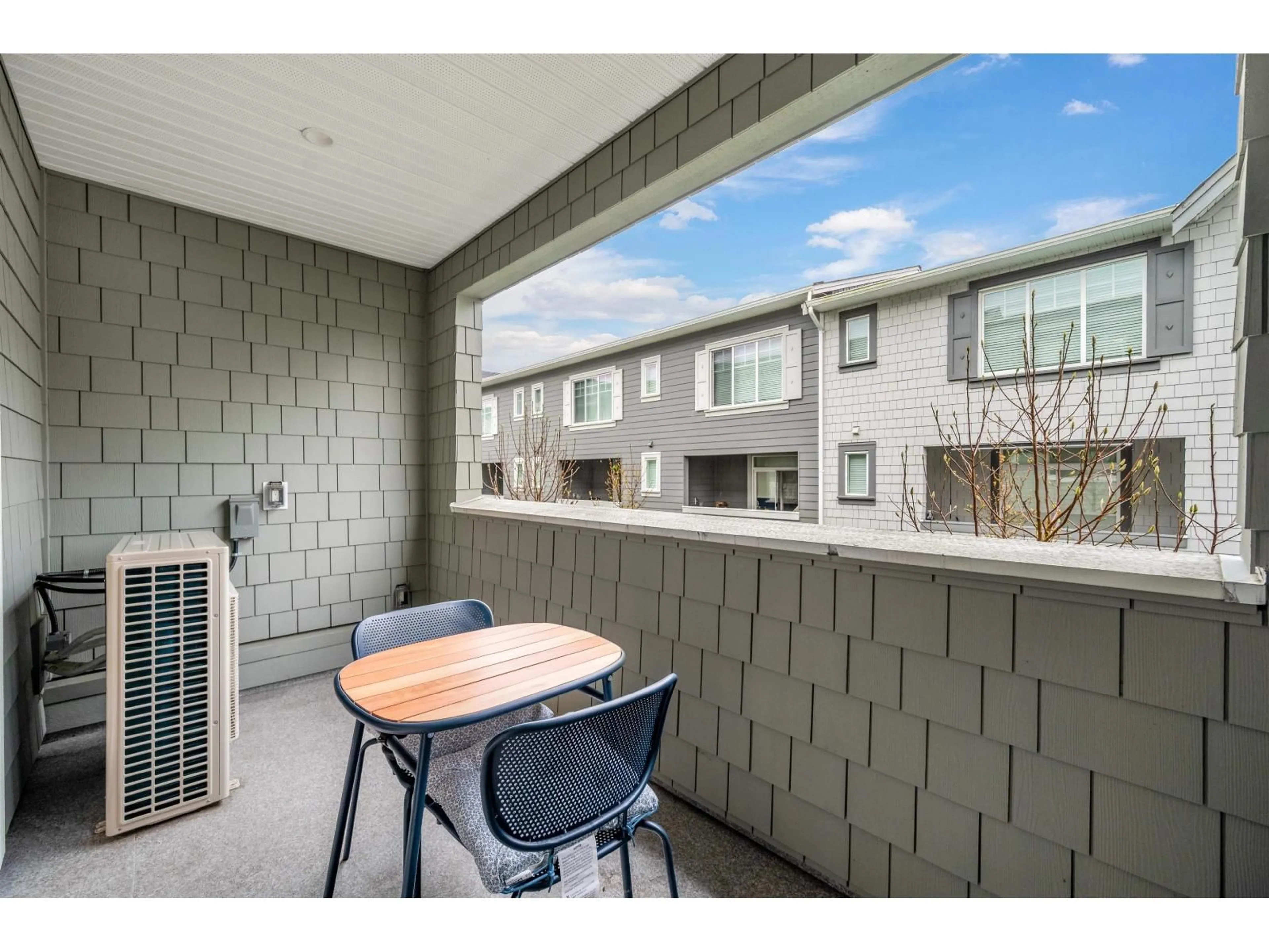 Patio, unknown for 60 - 15487 99A AVENUE, Surrey British Columbia V3R0G9
