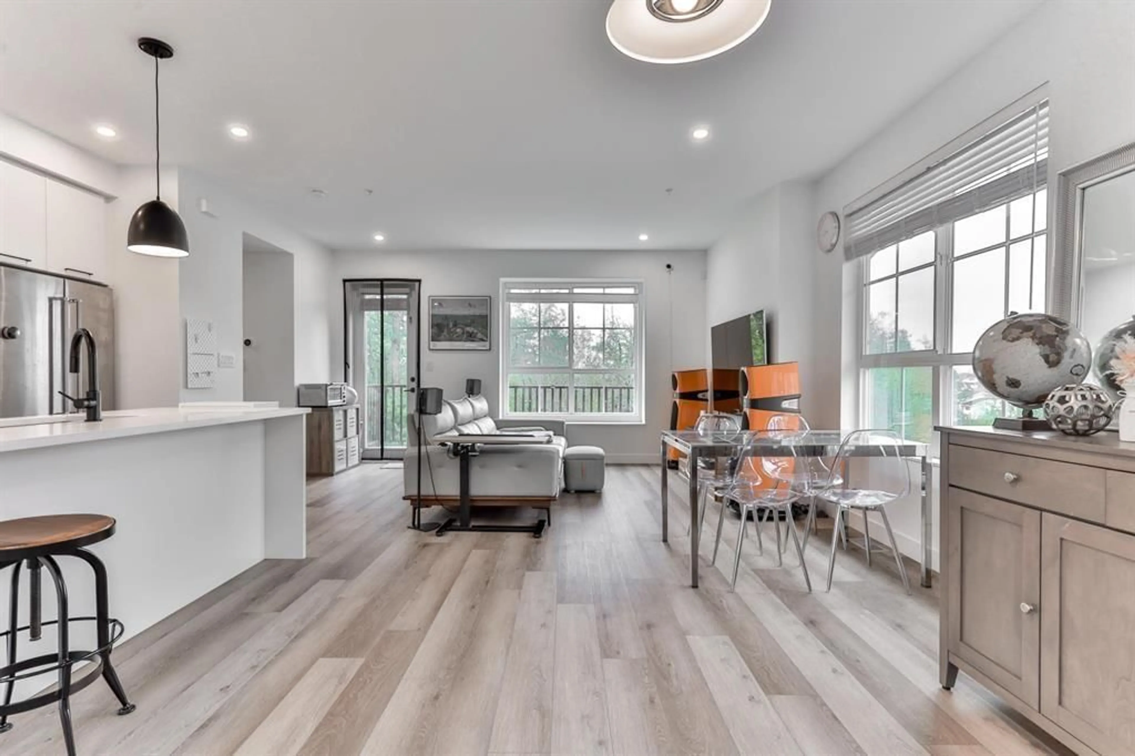 Open concept kitchen, wood/laminate floor for 17 - 8120 200A STREET, Langley British Columbia V2Y3X5
