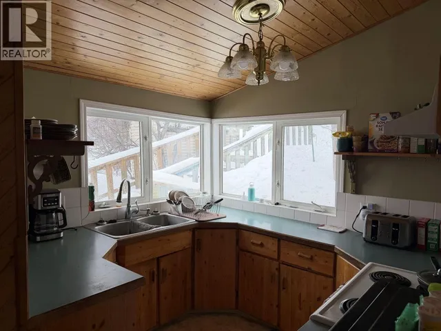 13234 LAKESHORE DRIVE, Fort St. John 2