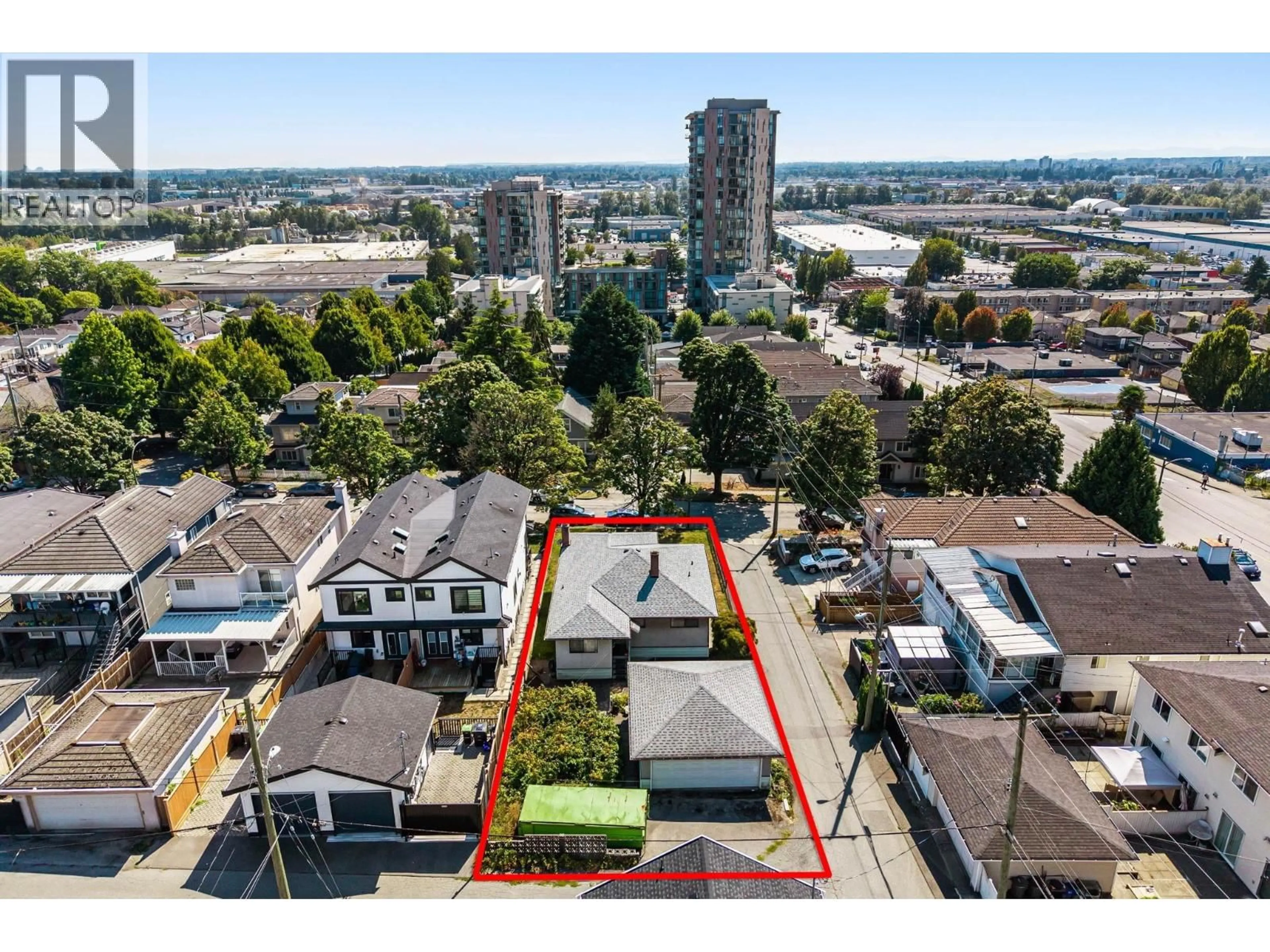 A pic from outside/outdoor area/front of a property/back of a property/a pic from drone, city buildings view from balcony for 715 63RD AVENUE, Vancouver British Columbia V5X2K6
