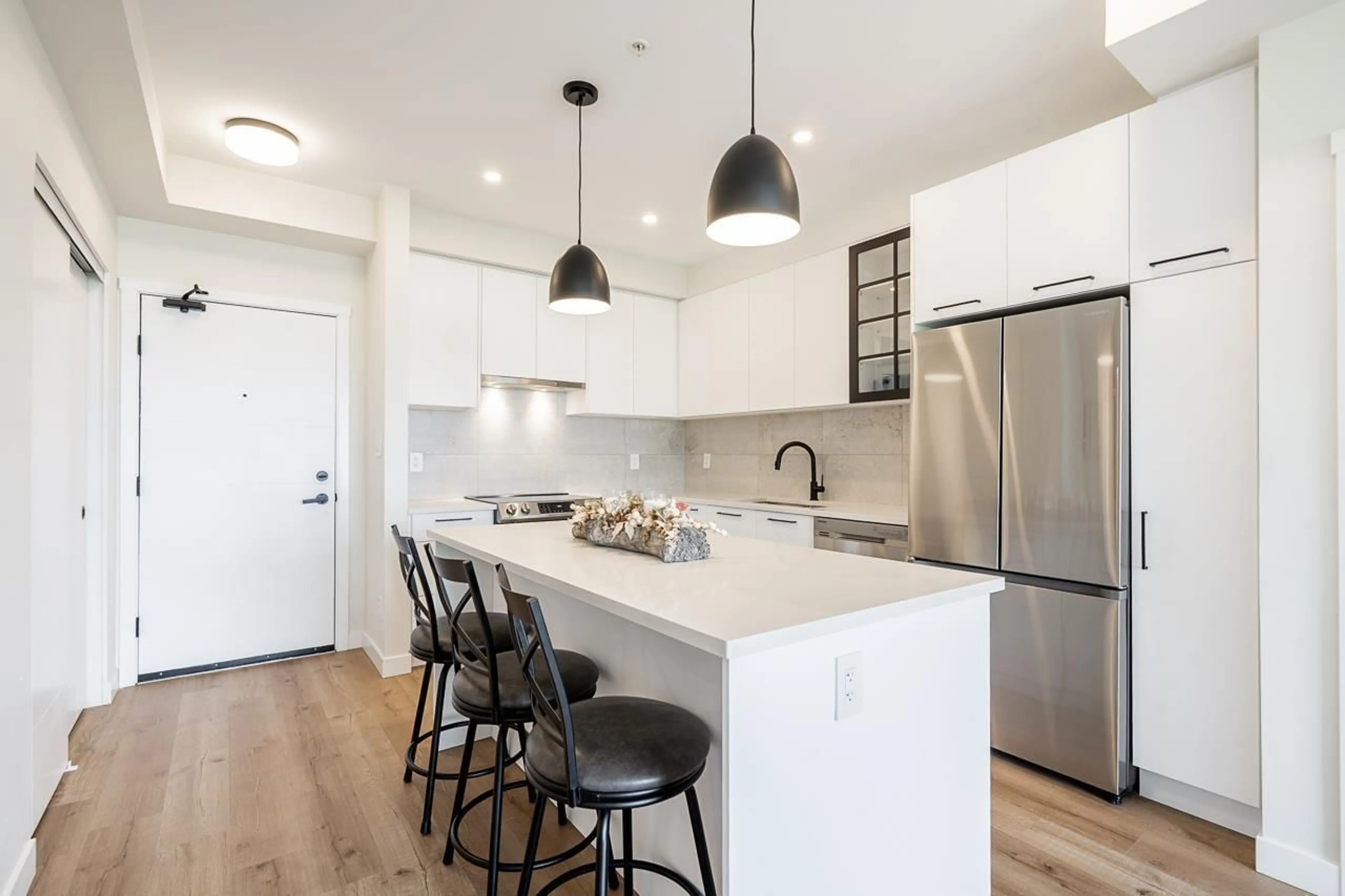 Open concept kitchen, unknown for 416 - 8117 200A STREET, Langley British Columbia V2Y3W9