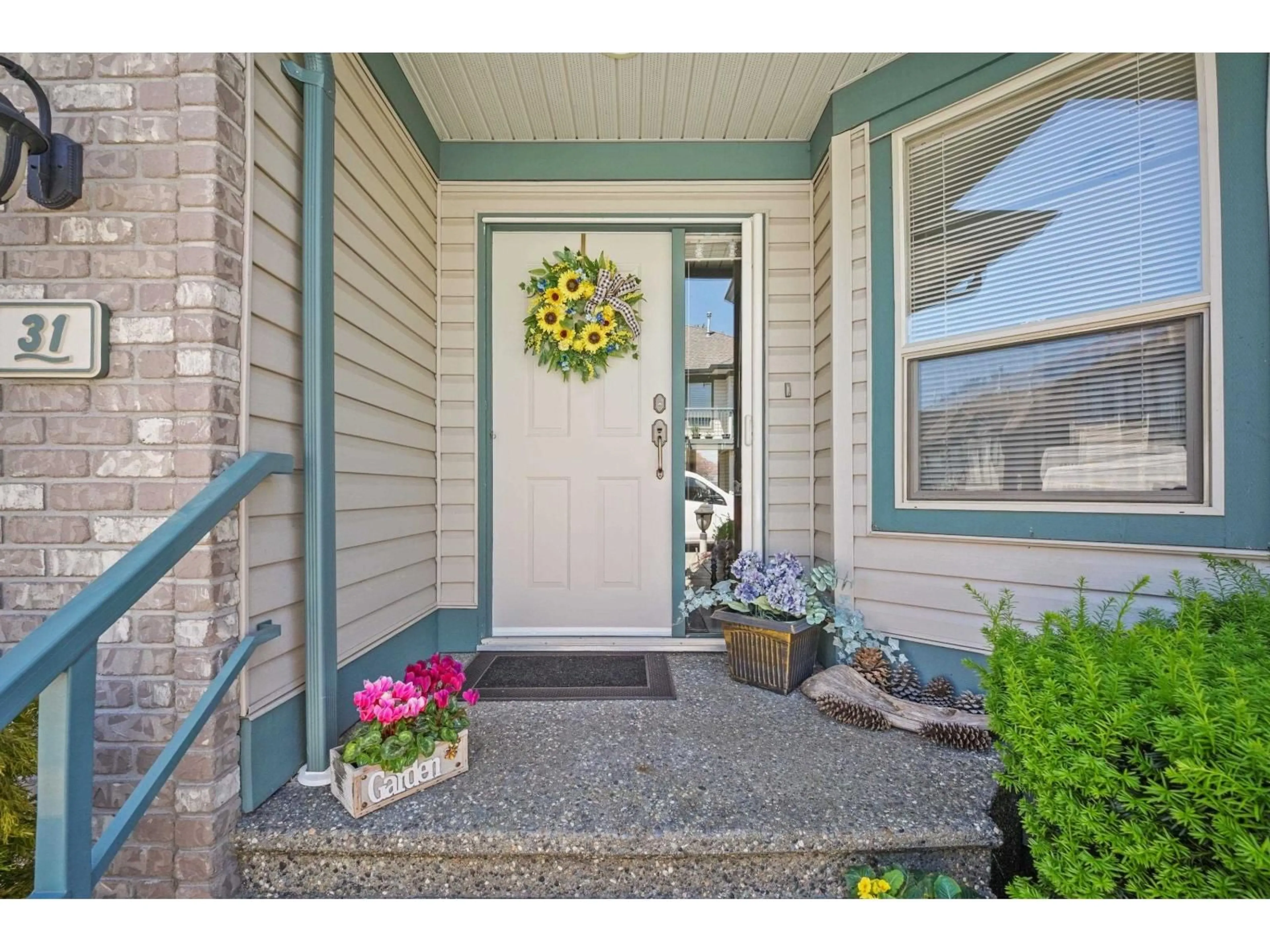 Indoor entryway for 31 - 31517 SPUR AVENUE, Abbotsford British Columbia V2T6V7