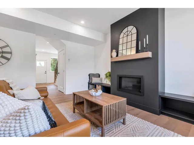 3 - 558 PARK STREET, Hope 4