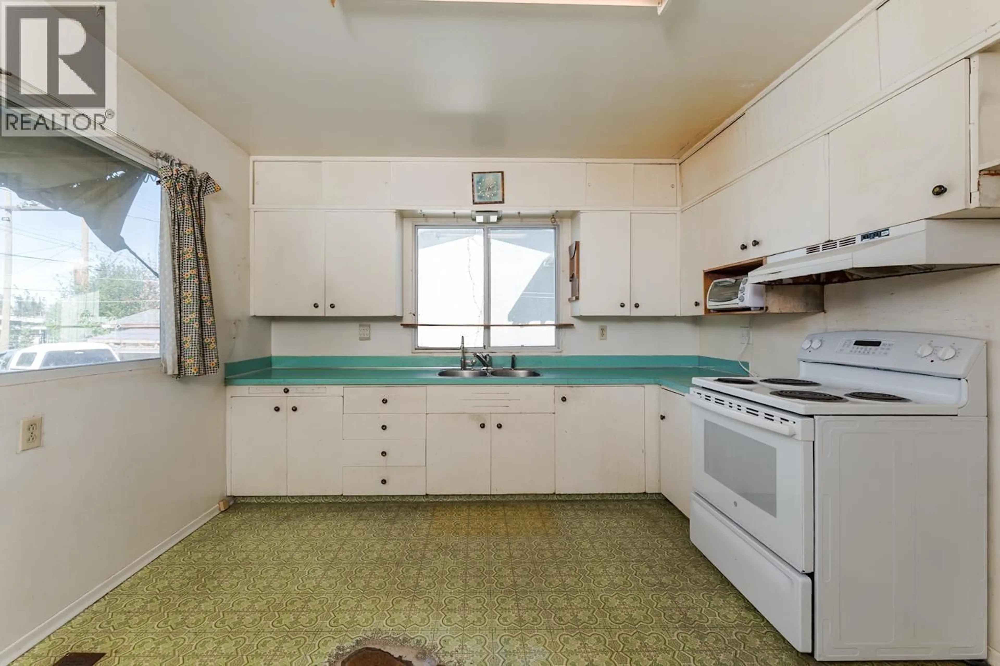 Standard kitchen, unknown for 413 JOHNSON STREET, Prince George British Columbia V2M2Z7