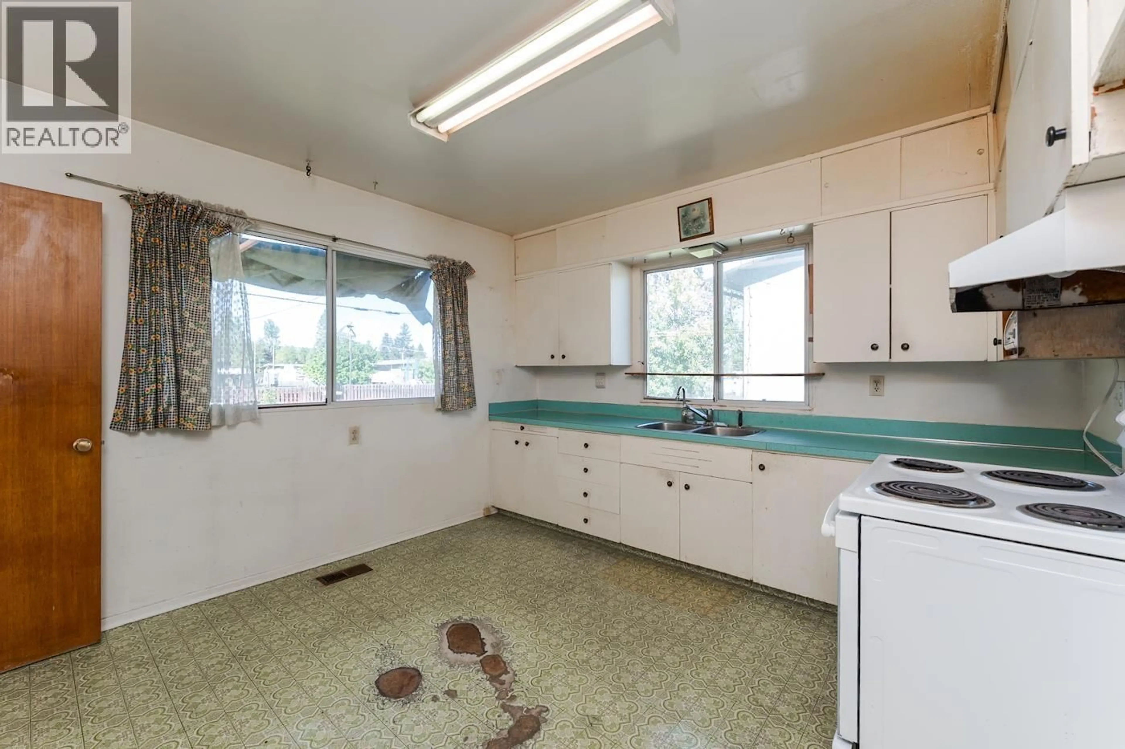 Standard kitchen, unknown for 413 JOHNSON STREET, Prince George British Columbia V2M2Z7