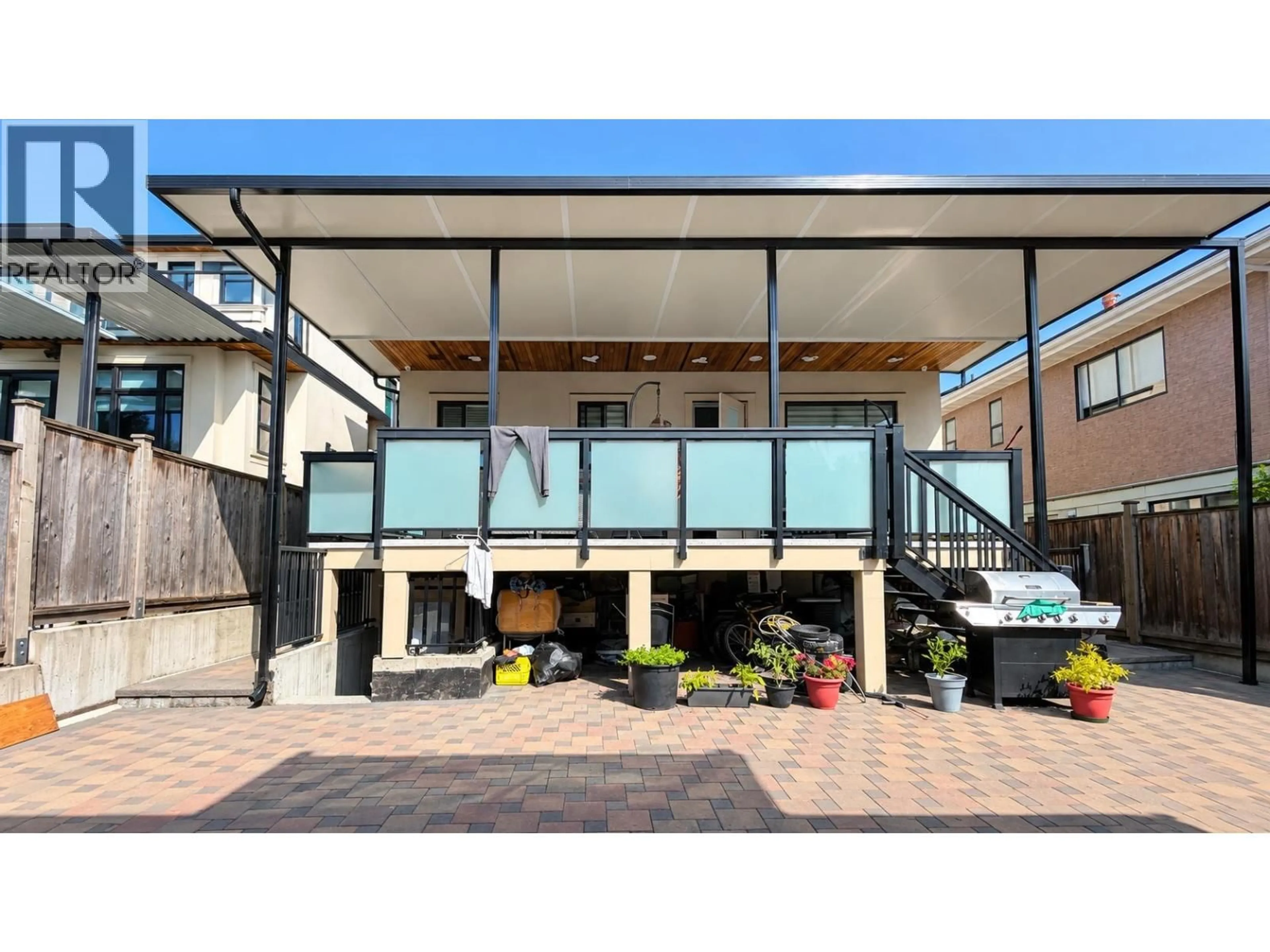 Patio, building for 426 E 63 AVENUE, Vancouver British Columbia V5X2K2