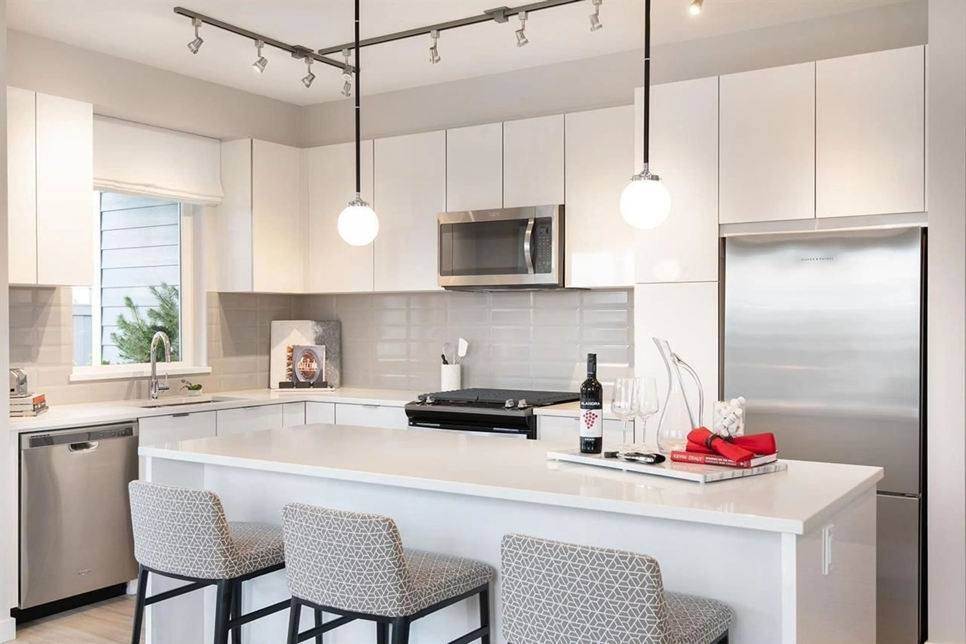 Contemporary kitchen, ceramic/tile floor for C419 - 8150 207 STREET, Langley British Columbia V2Y4J4