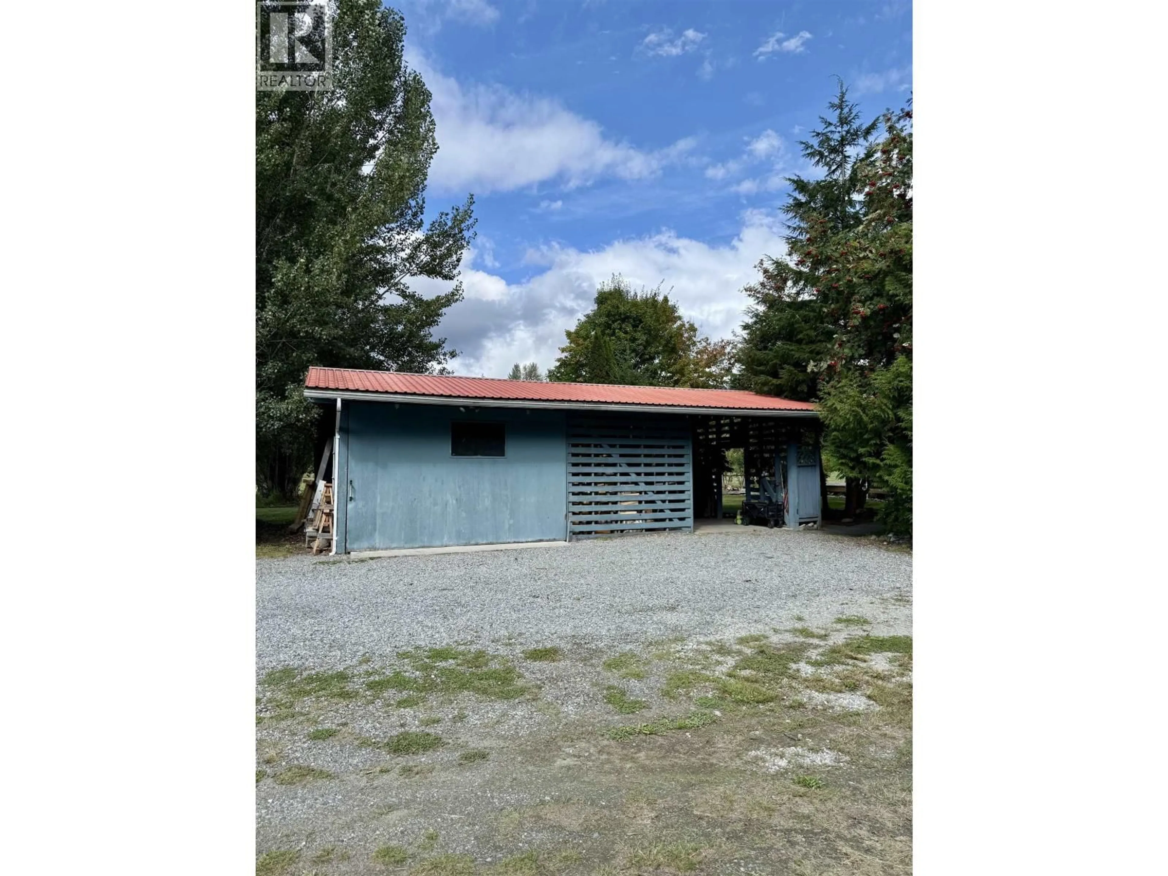 Shed for 1966 MACKENZIE 20 HIGHWAY, Hagensborg British Columbia V0T1H0