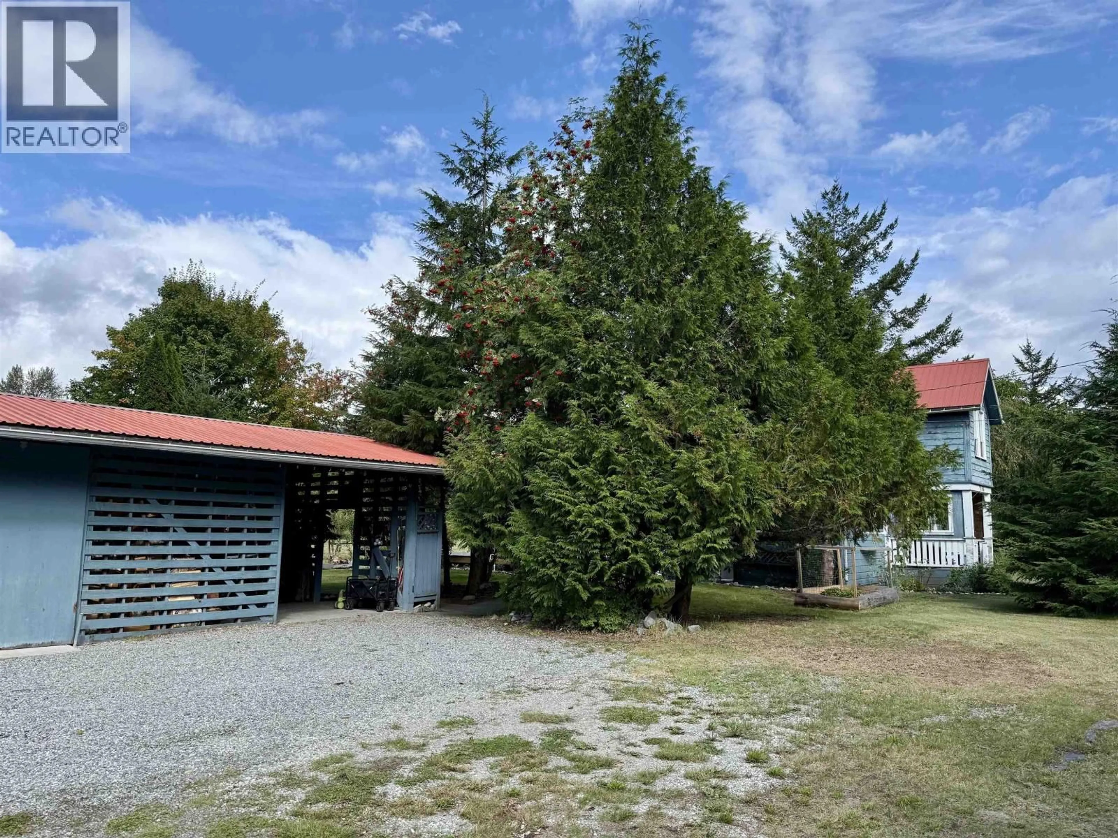 A pic from outside/outdoor area/front of a property/back of a property/a pic from drone, building for 1966 MACKENZIE 20 HIGHWAY, Hagensborg British Columbia V0T1H0