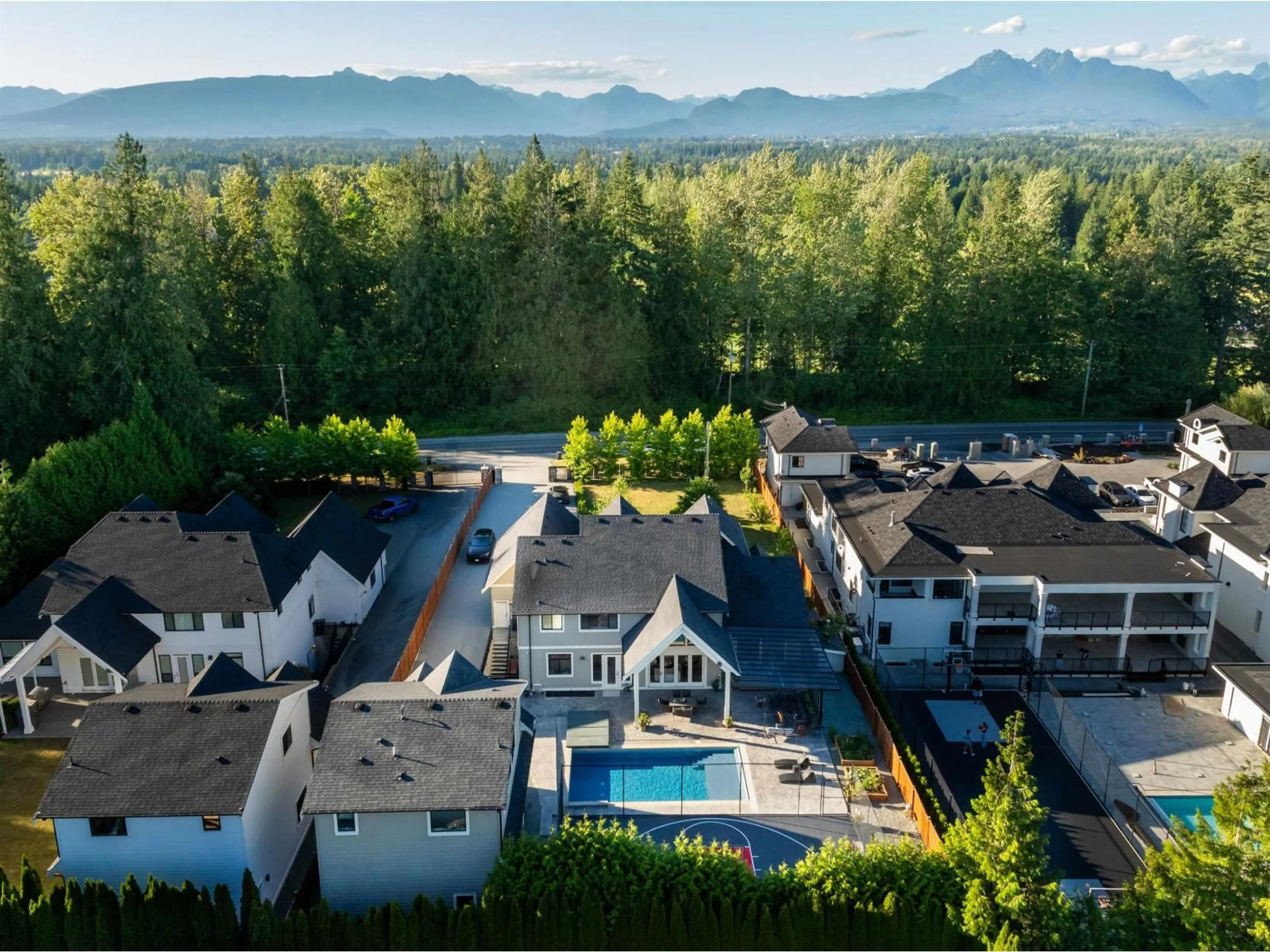 A pic from outside/outdoor area/front of a property/back of a property/a pic from drone, mountain view for 2 - 21754 88 AVENUE, Langley British Columbia V1M3S7