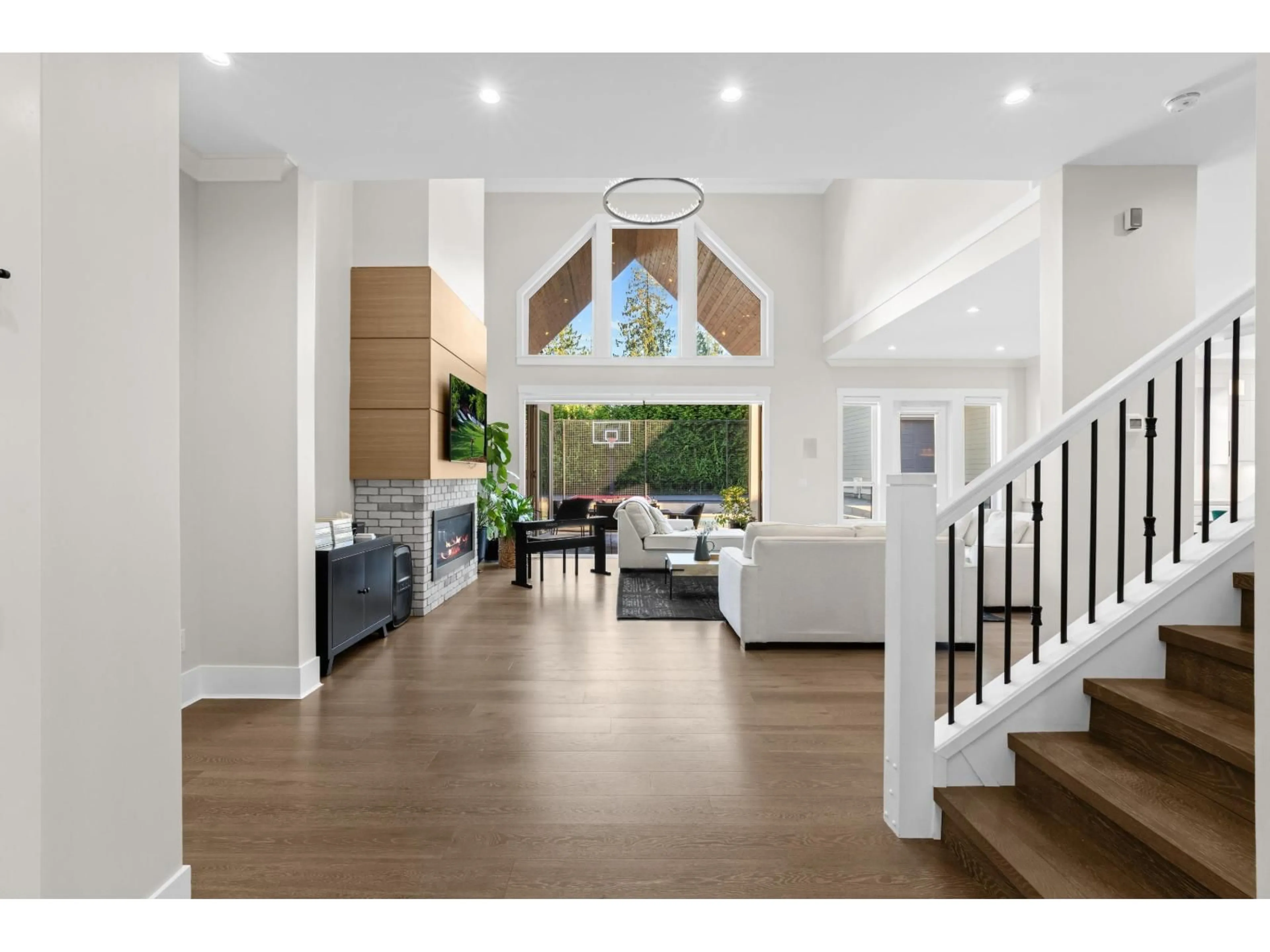 Indoor entryway for 2 - 21754 88 AVENUE, Langley British Columbia V1M3S7