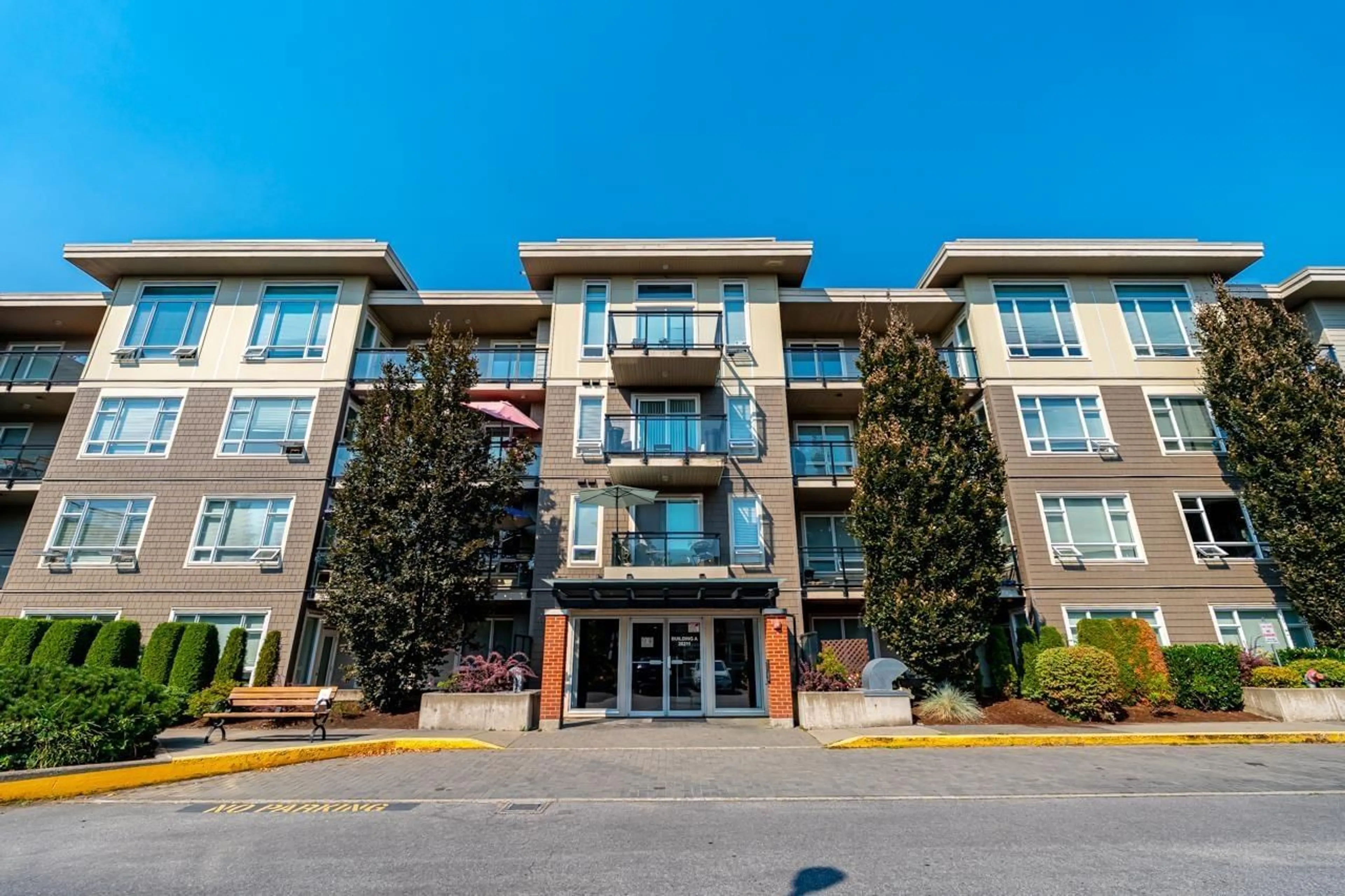 Unknown for A210 - 20211 66 AVENUE, Langley British Columbia V2Y0L4