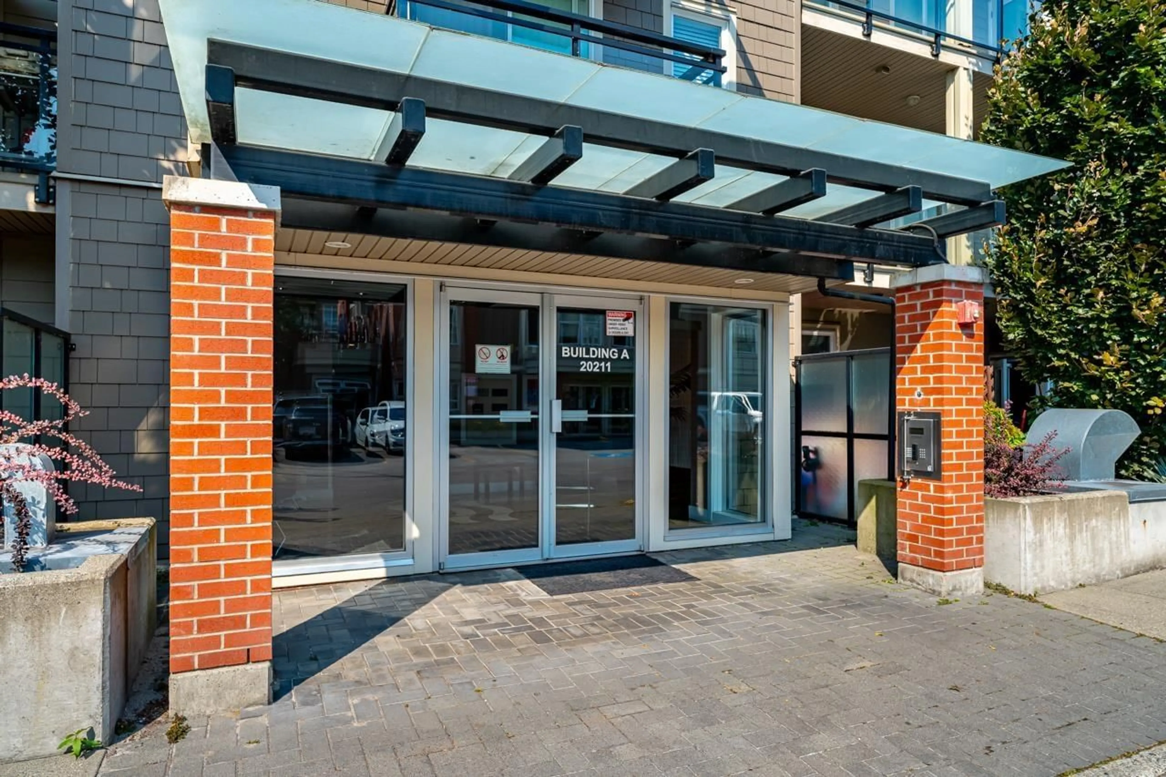 Indoor foyer for A210 - 20211 66 AVENUE, Langley British Columbia V2Y0L4