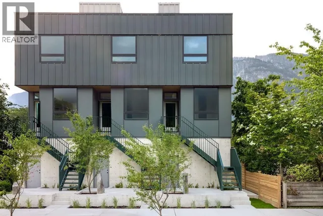 2 - 37940 FOURTH AVENUE, Squamish 2