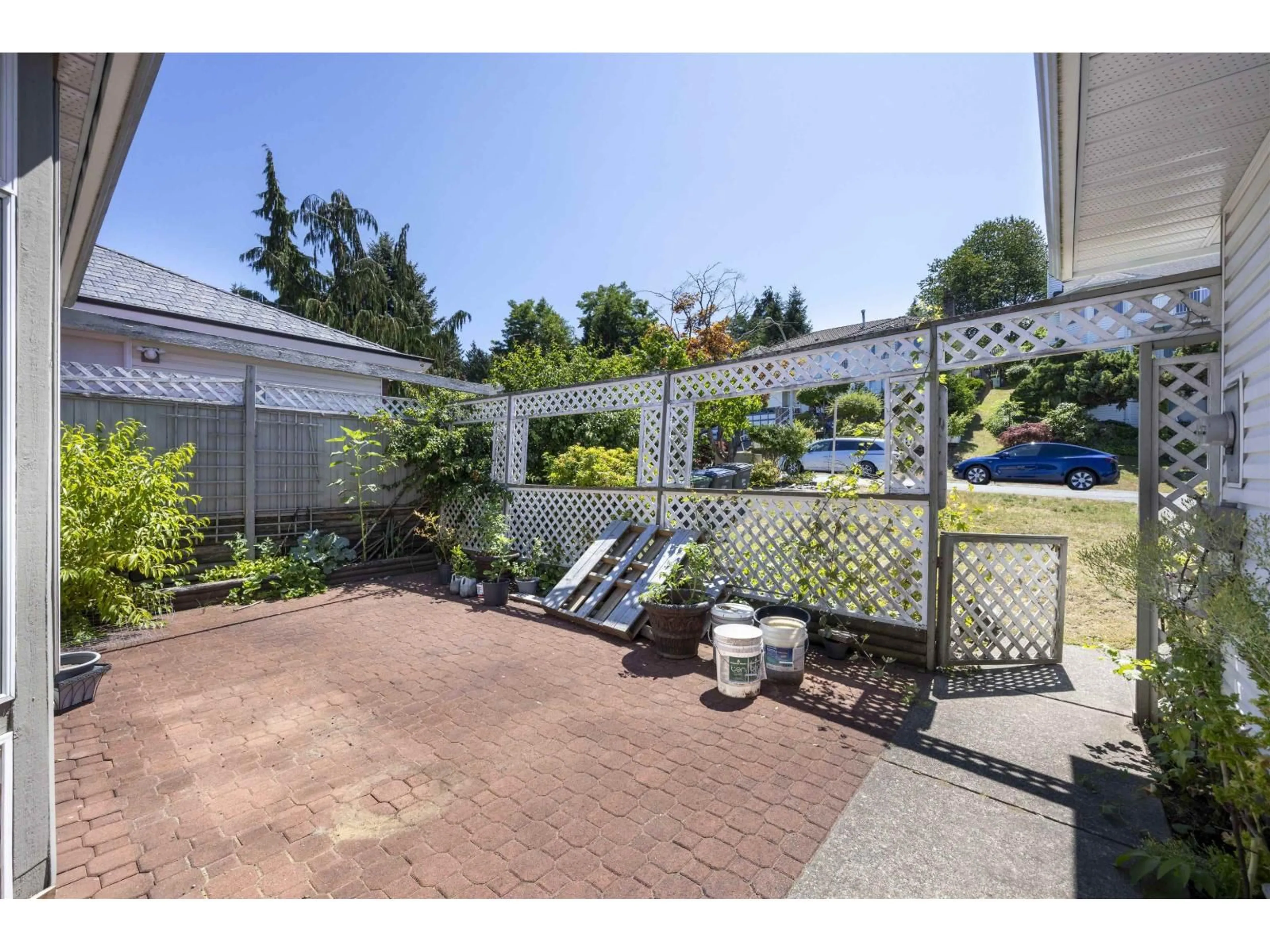 Patio, street for 13957 115A AVENUE, Surrey British Columbia V3R9Y4