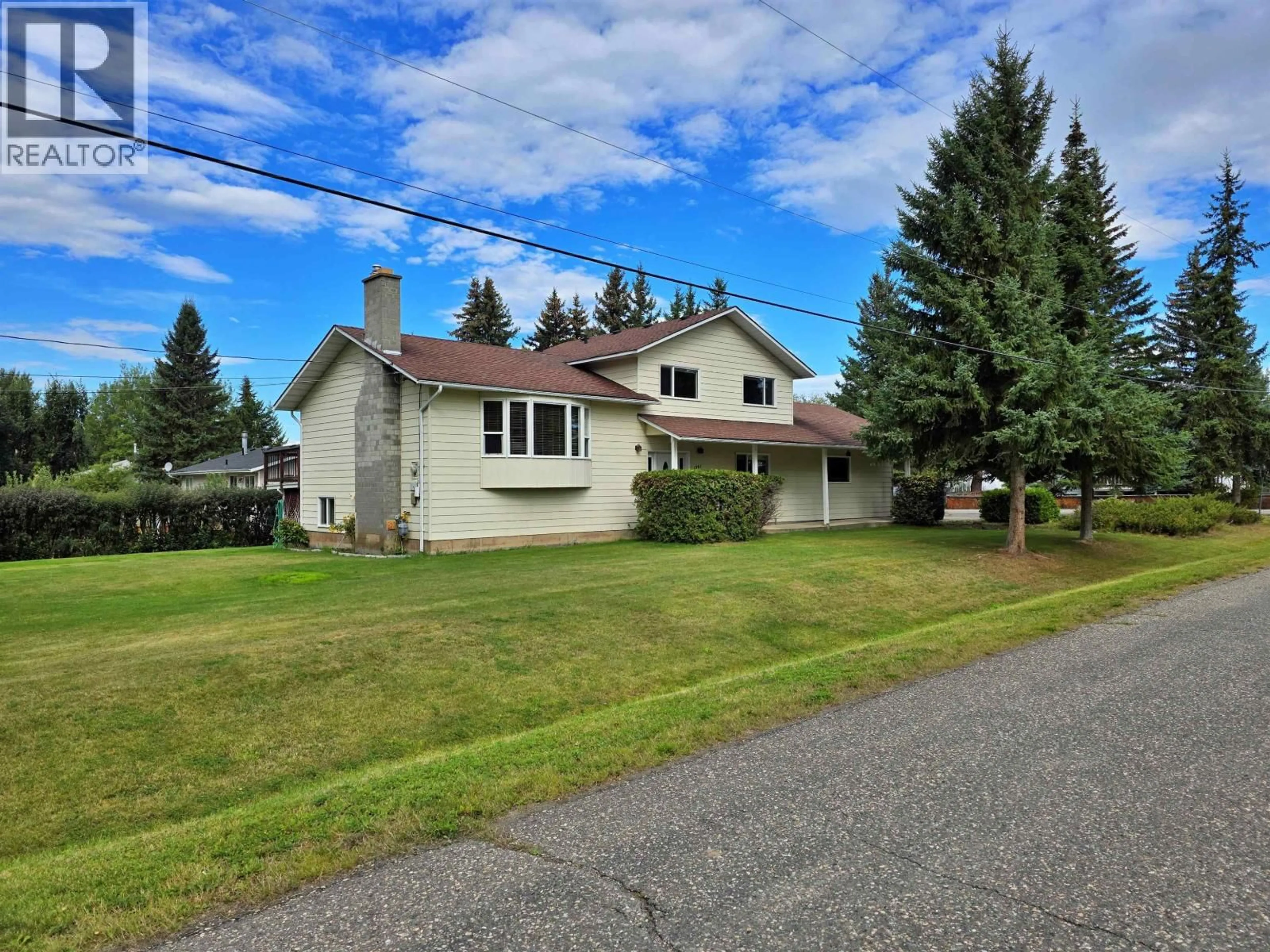 A pic from outside/outdoor area/front of a property/back of a property/a pic from drone, street for 2491 SING STREET, Quesnel British Columbia V2J5E1