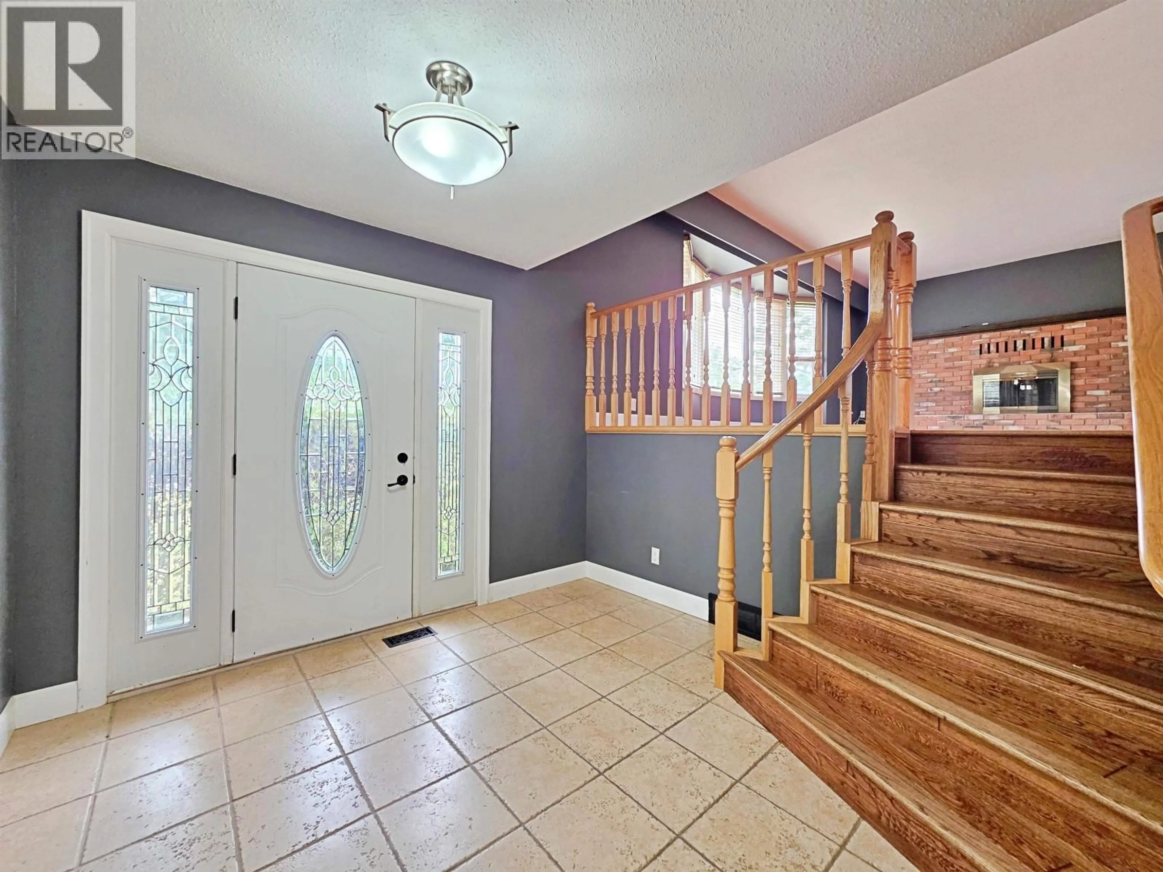Indoor entryway for 2491 SING STREET, Quesnel British Columbia V2J5E1