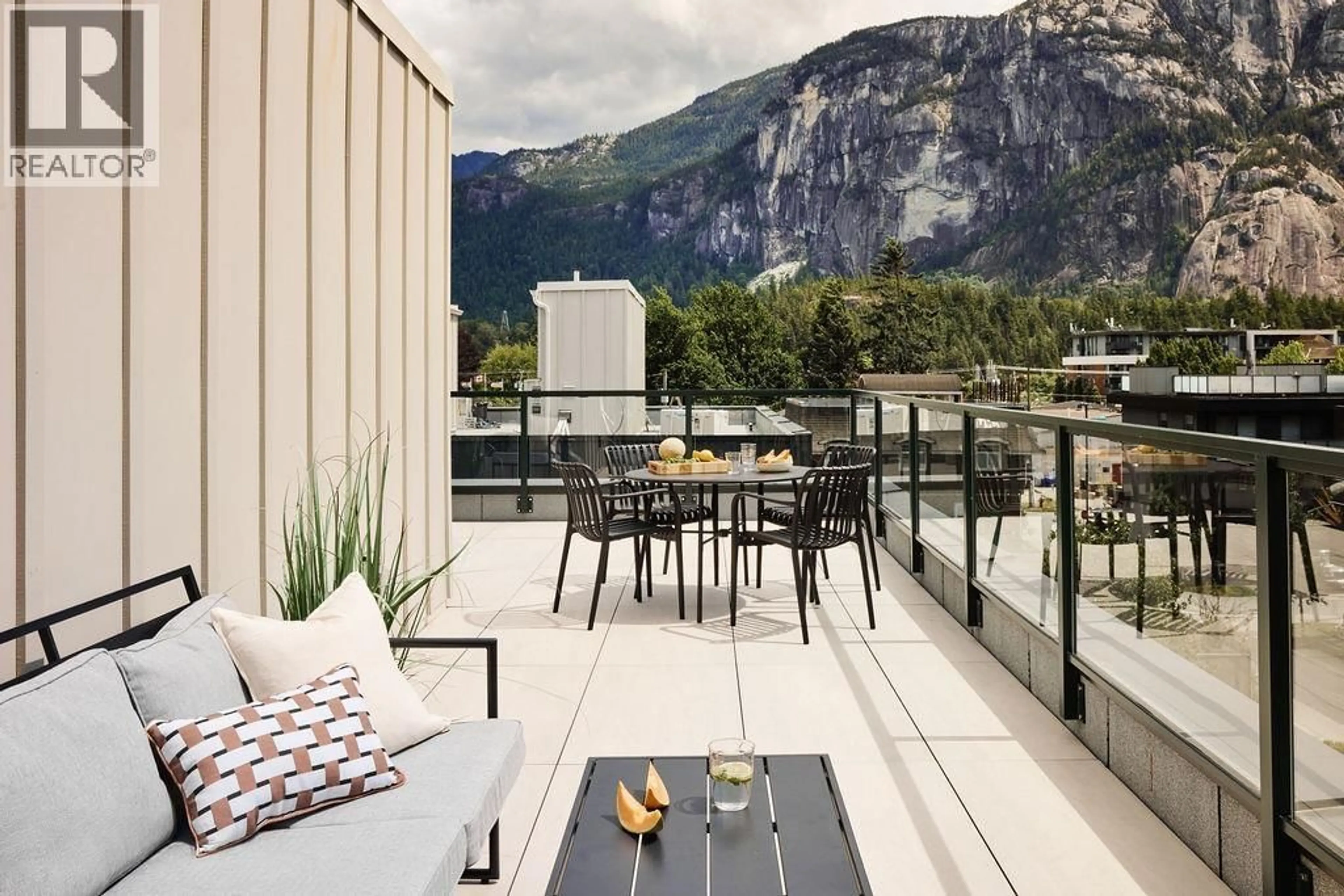 Balcony in the apartment, mountain view for 5 - 37940 FOURTH AVENUE, Squamish British Columbia V8B0P7