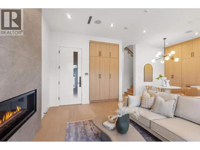 2 - 3873 22ND AVENUE, Vancouver 4
