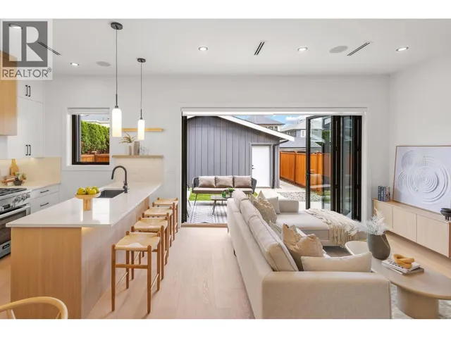 2 - 3873 22ND AVENUE, Vancouver 5