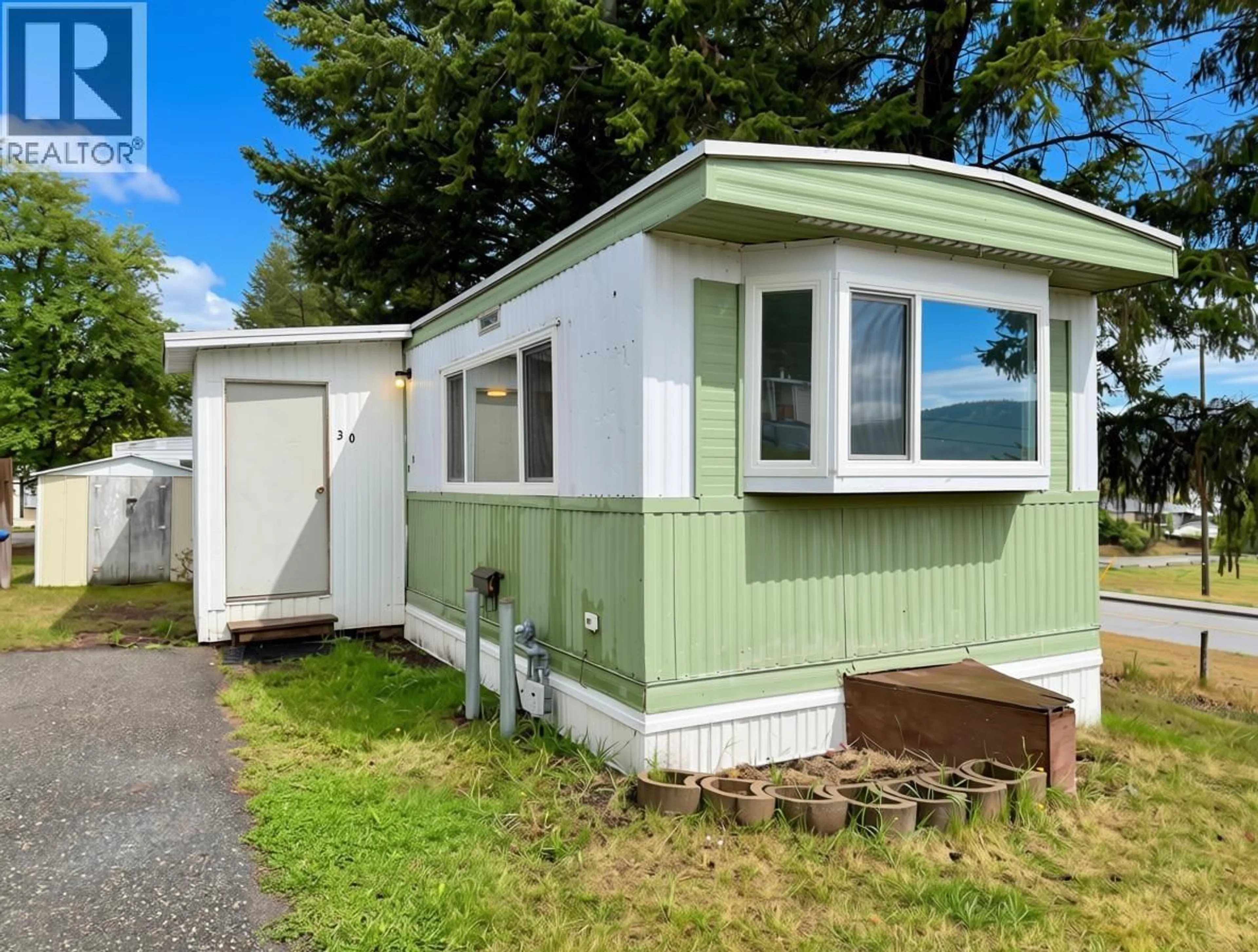 Home with vinyl exterior material, street for 30 - 770 ELEVENTH AVENUE, Williams Lake British Columbia V2G2M4
