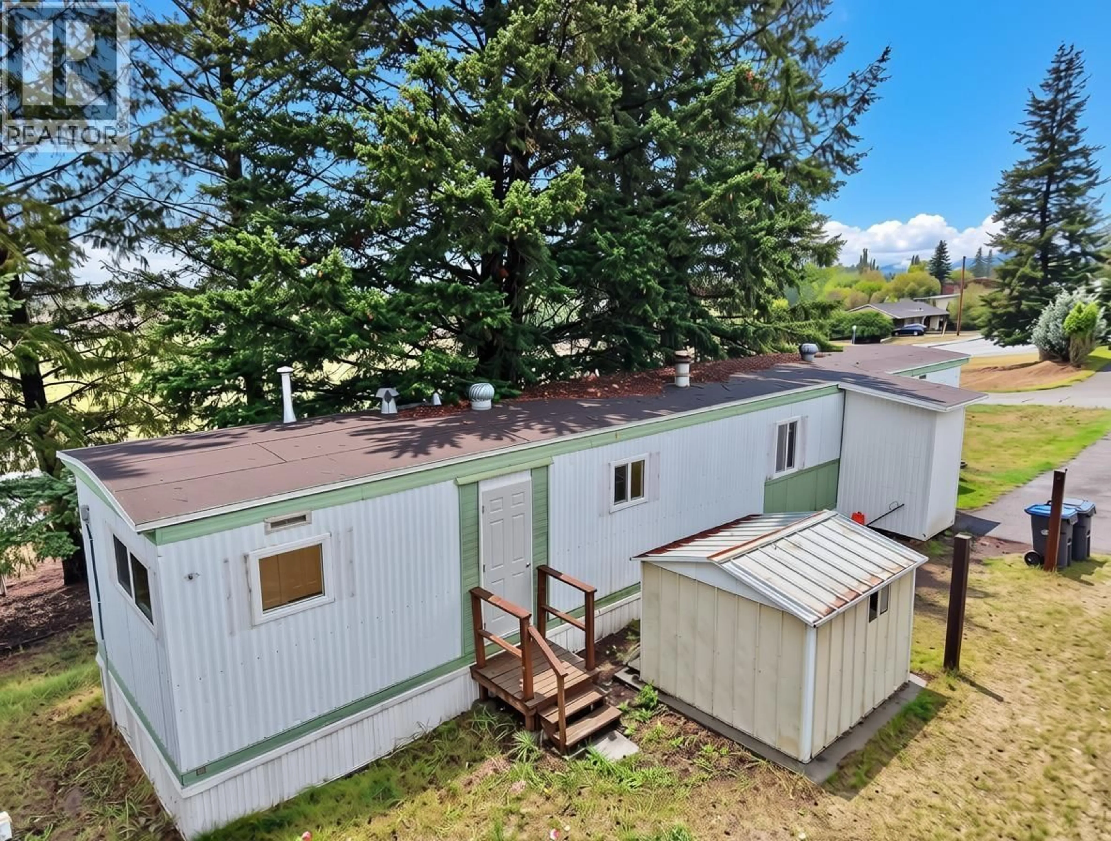 A pic from outside/outdoor area/front of a property/back of a property/a pic from drone, unknown for 30 - 770 ELEVENTH AVENUE, Williams Lake British Columbia V2G2M4