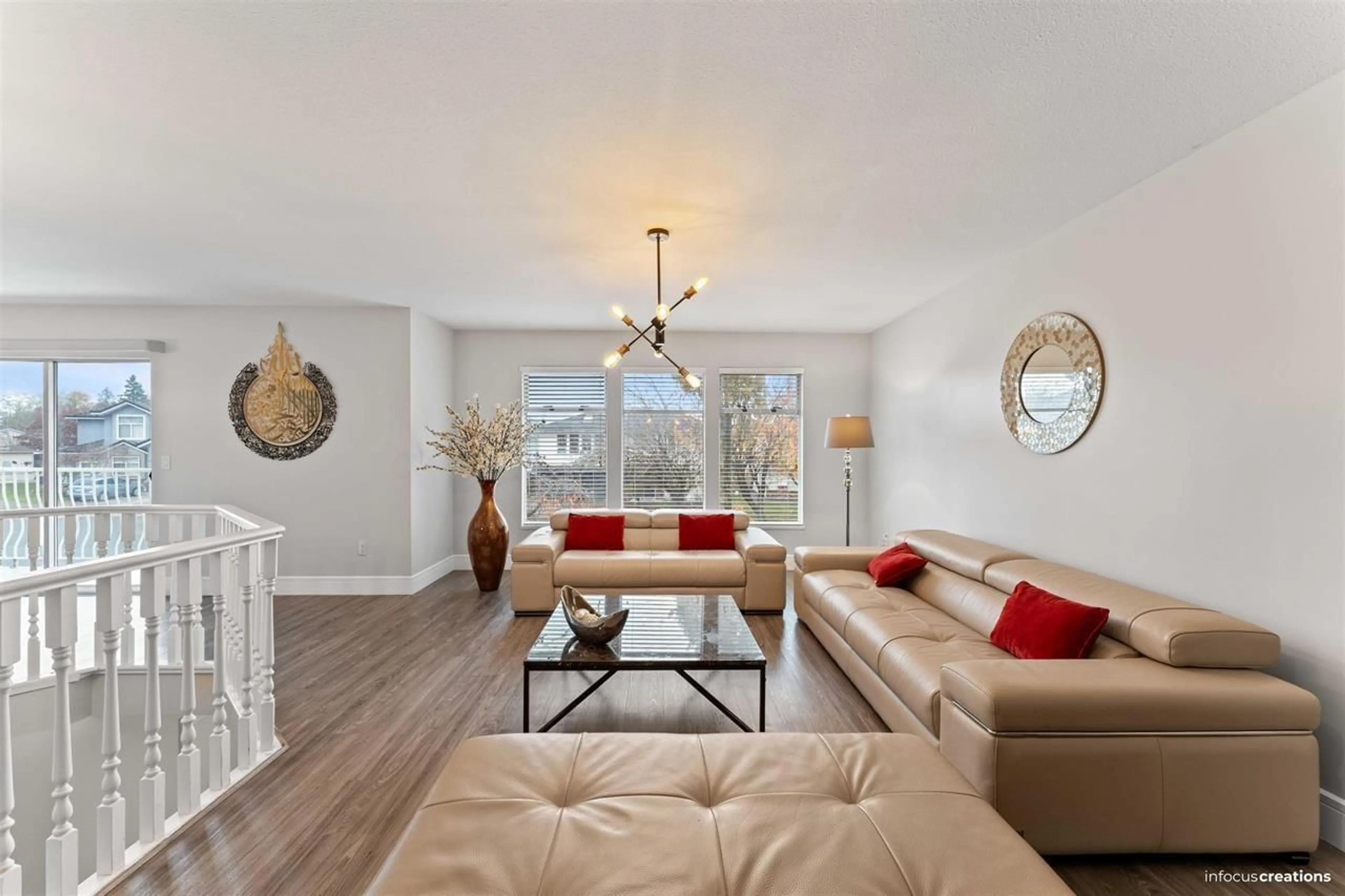 Living room with furniture, unknown for 7565 123A STREET, Surrey British Columbia V3W9P6