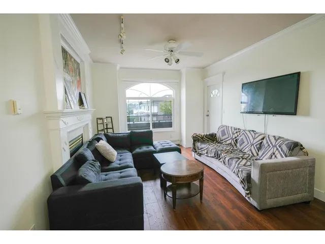 13347 89 AVENUE, Surrey 2